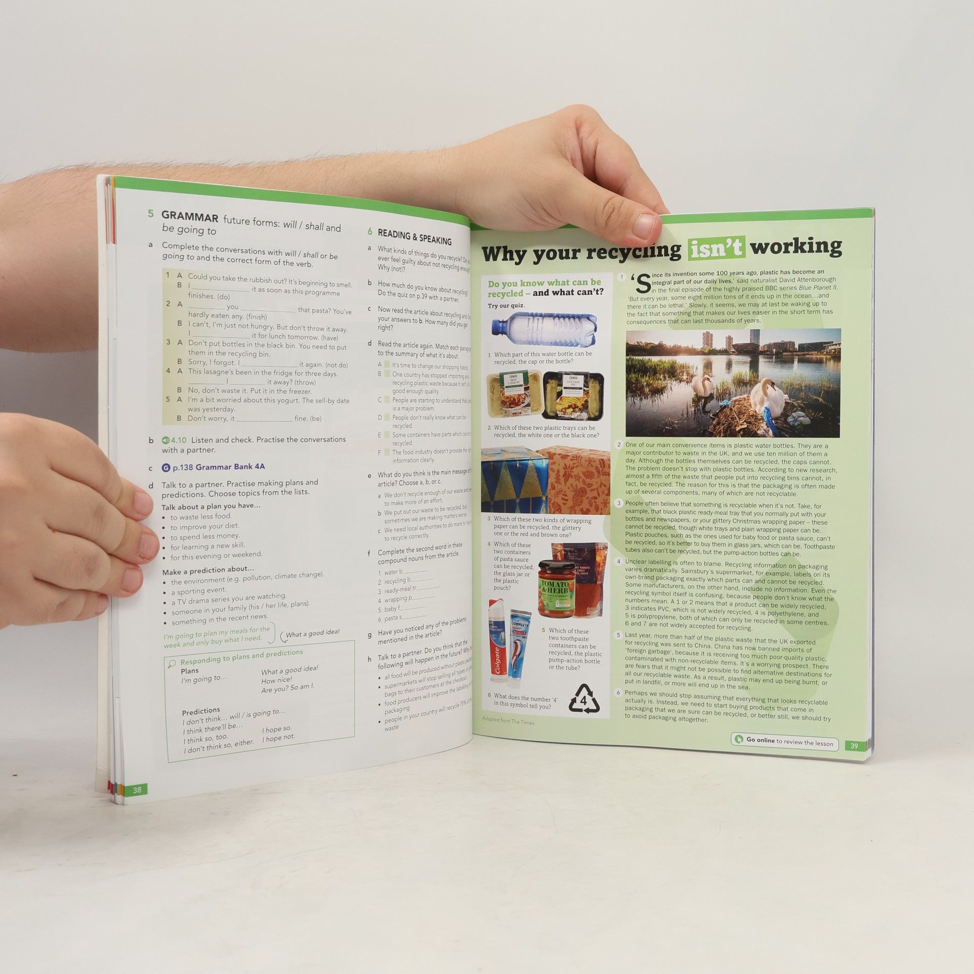 Kate Chomacki English file. Intermediate plus : Student's book