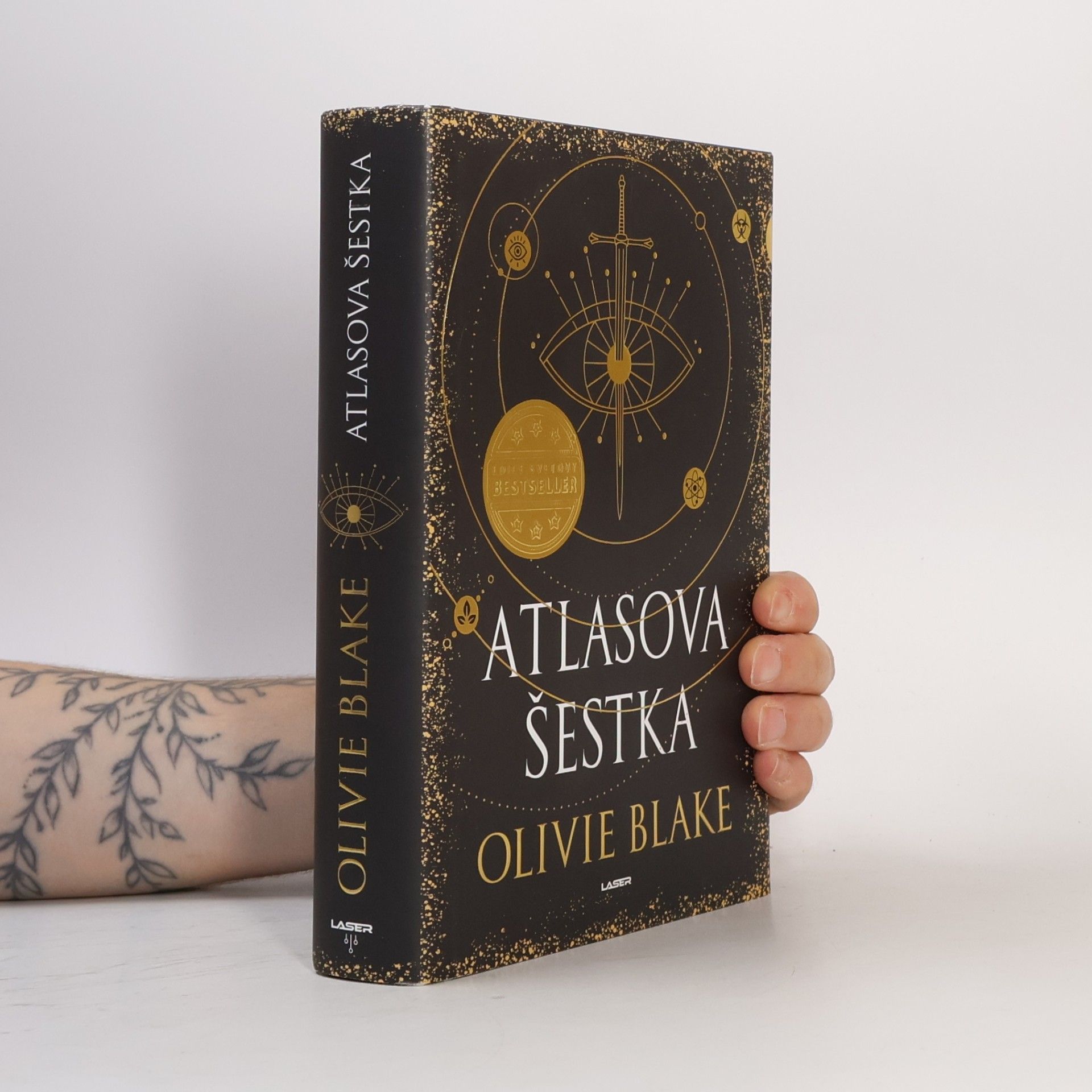 Olivie Blake Atlasova šestka