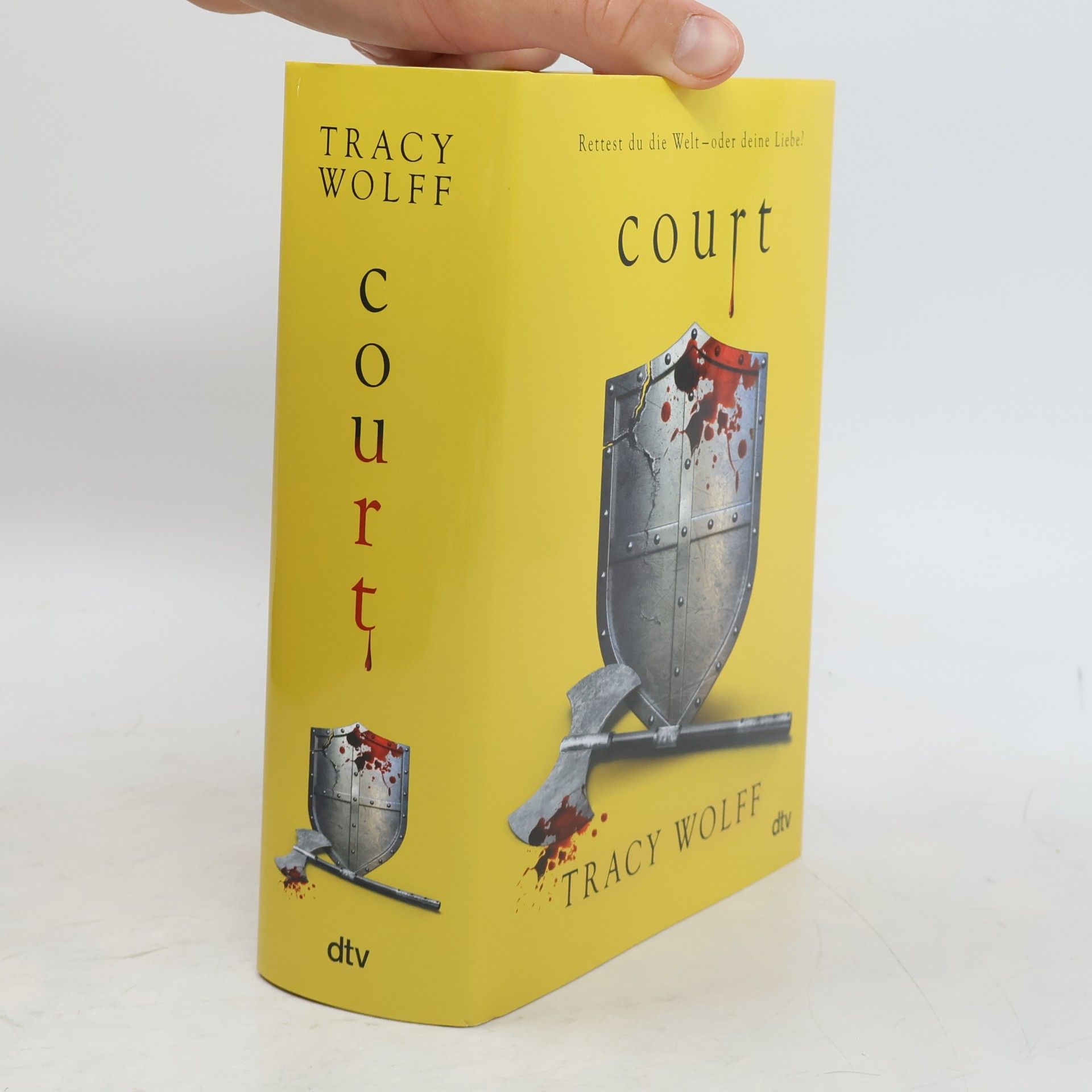 Tracy Wolff Court