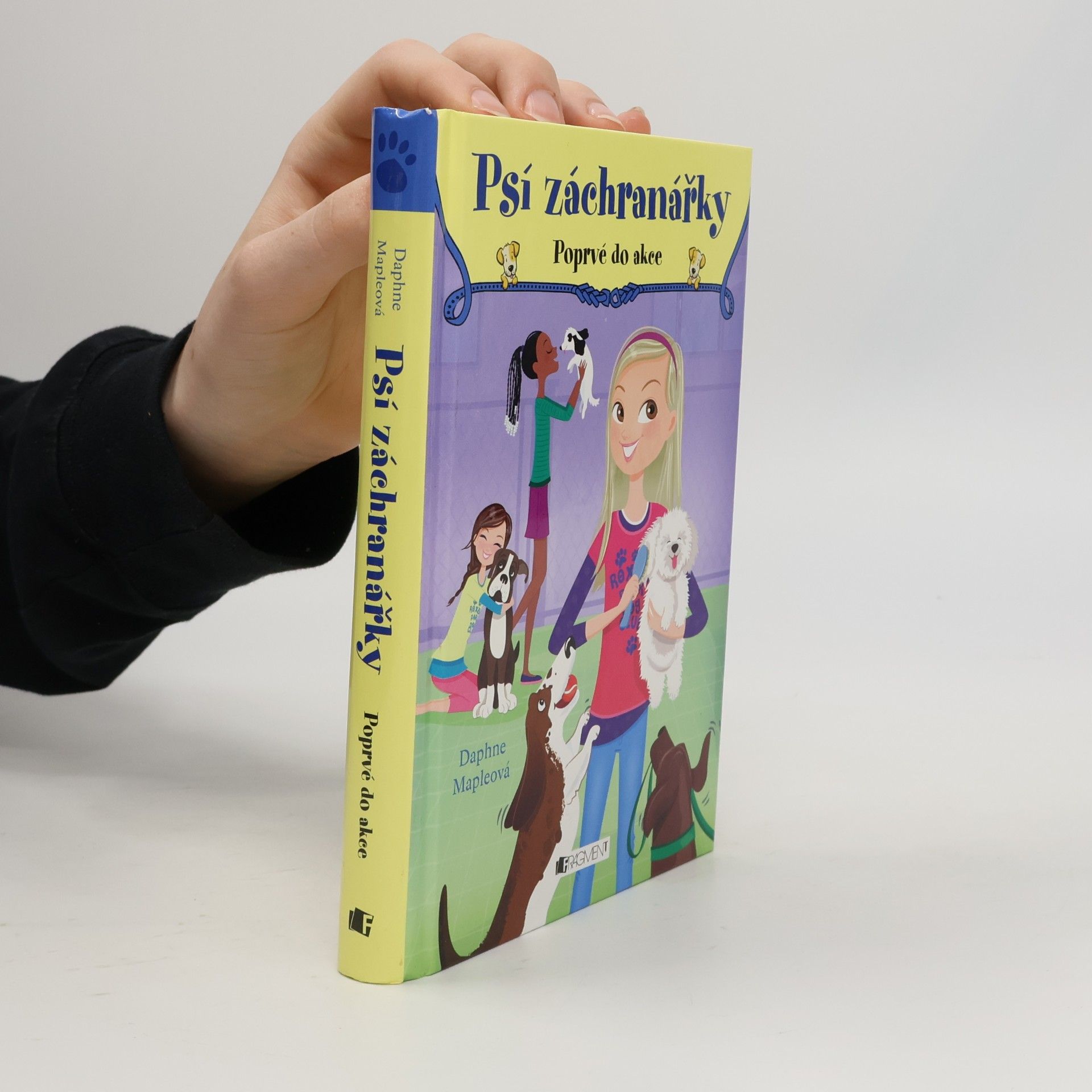 Daphne Maple Psí záchranářky. Poprvé do akce