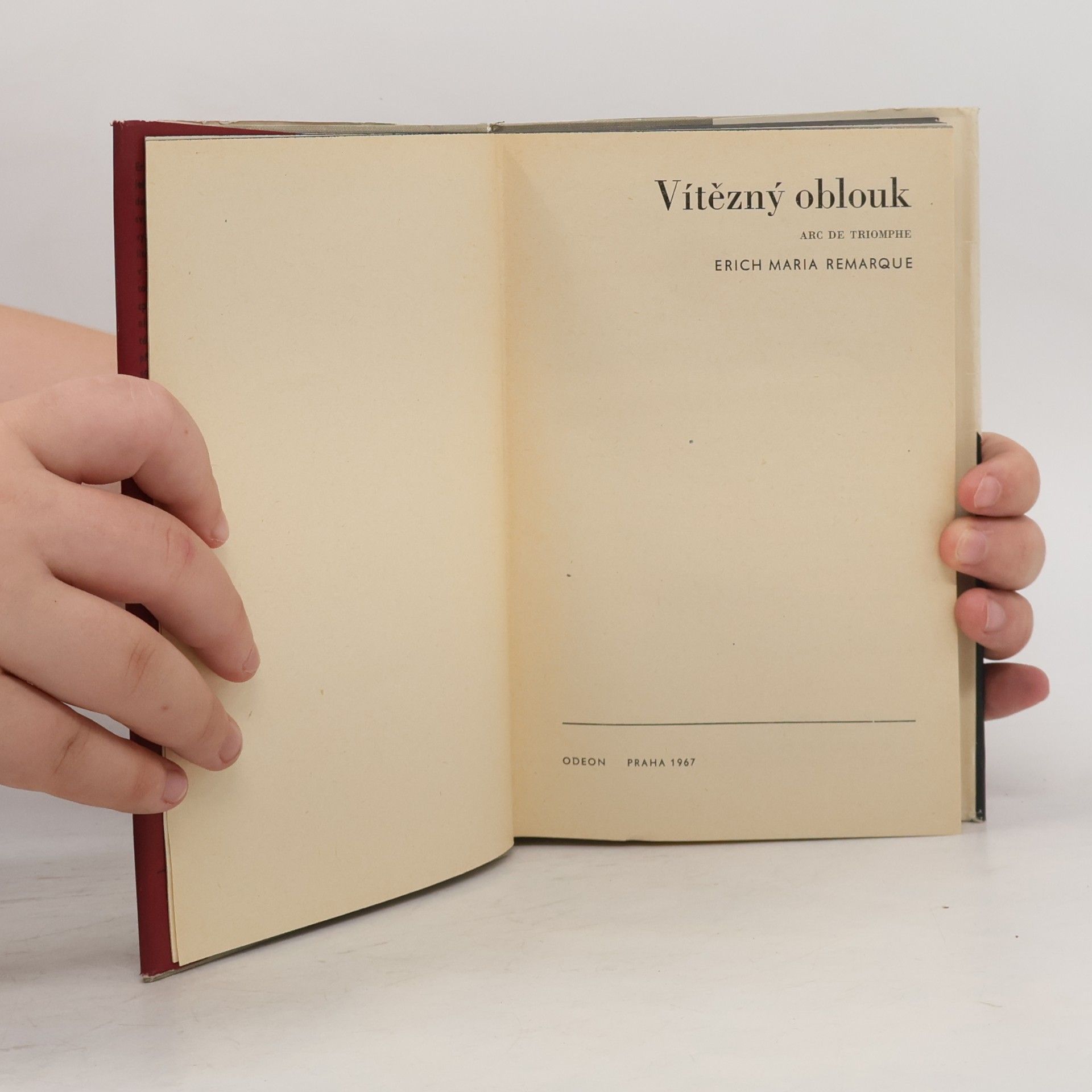 Erich Maria Remarque Vítězný oblouk