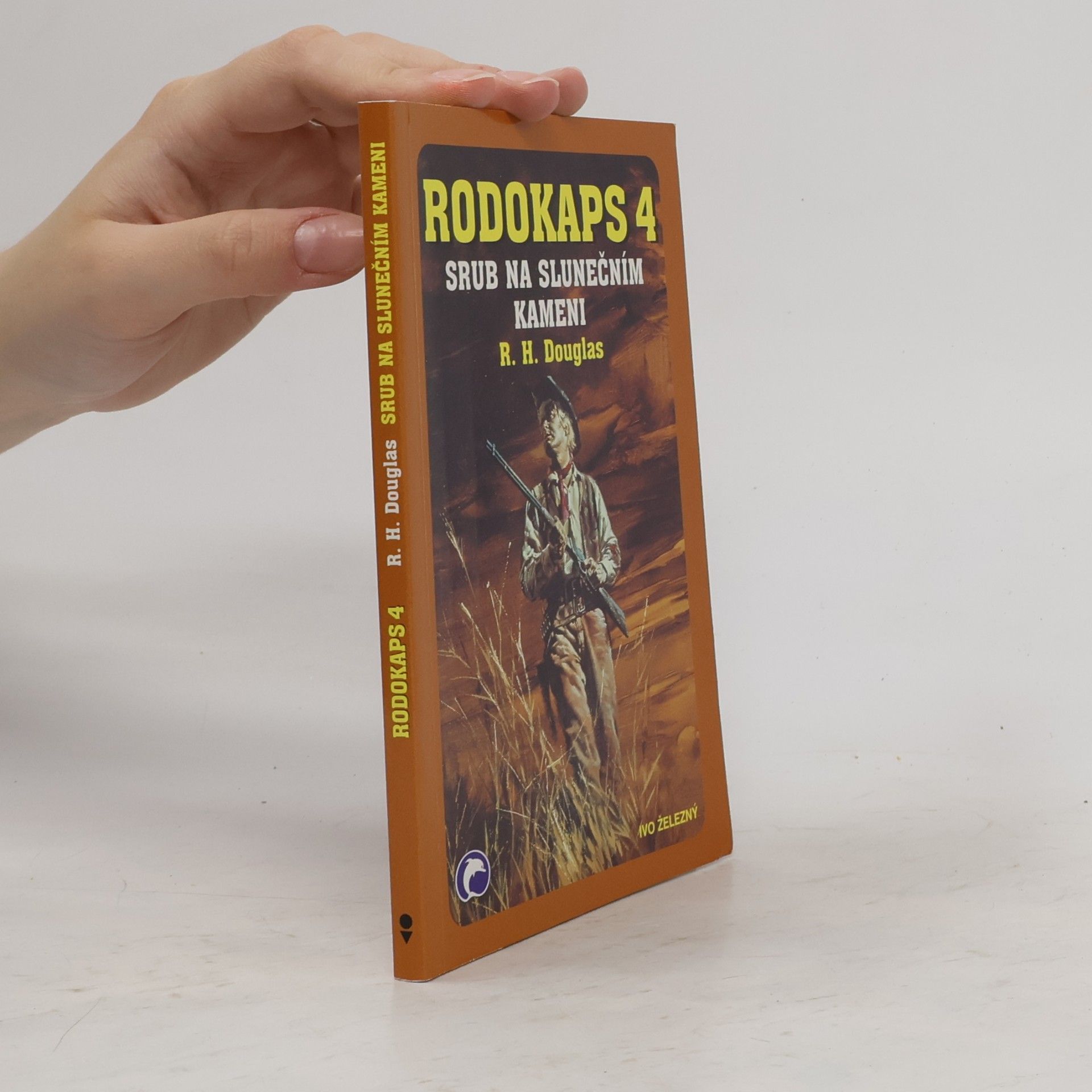Rodokaps 4: srub na slunečním kameni