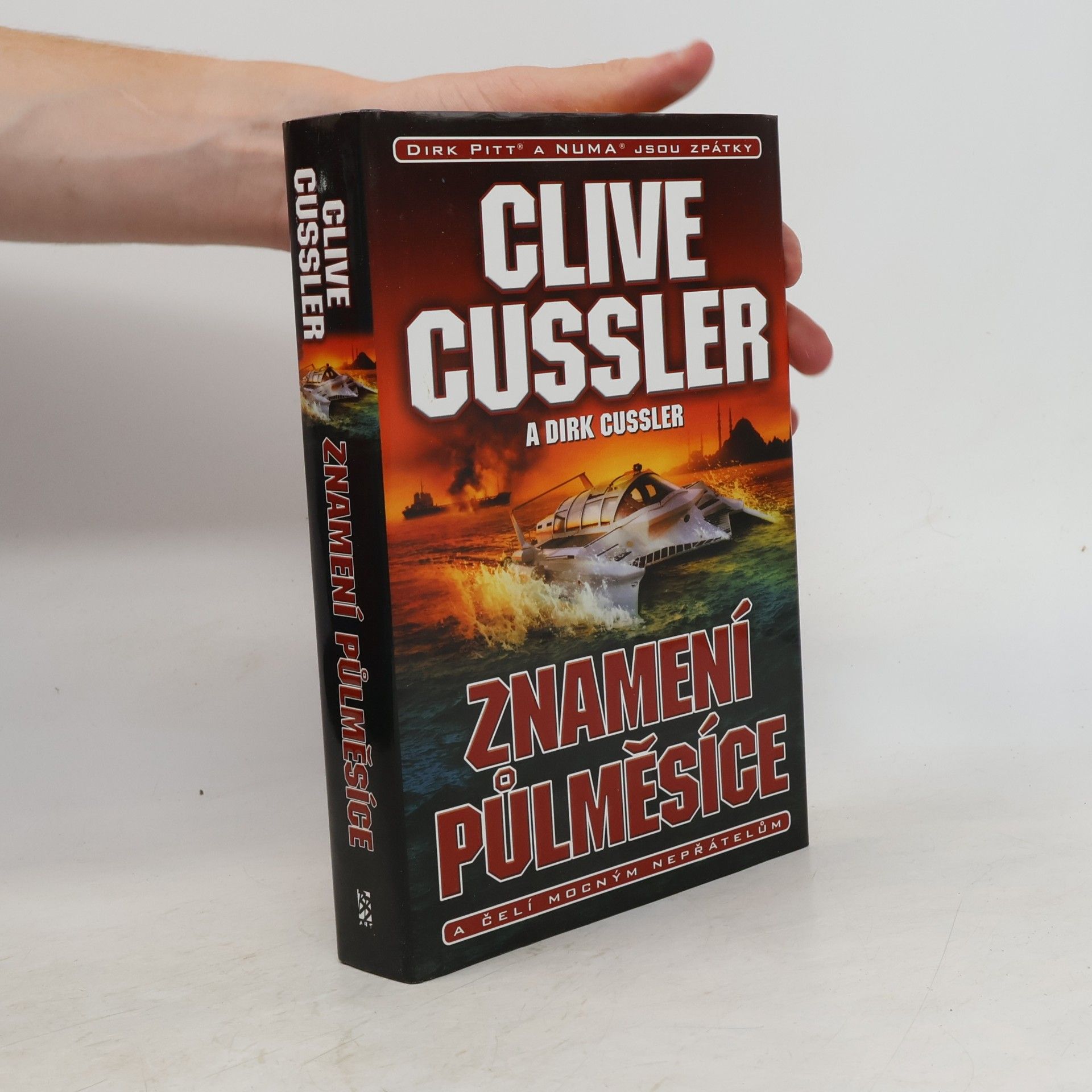 Clive Cussler Znamení půlměsíce