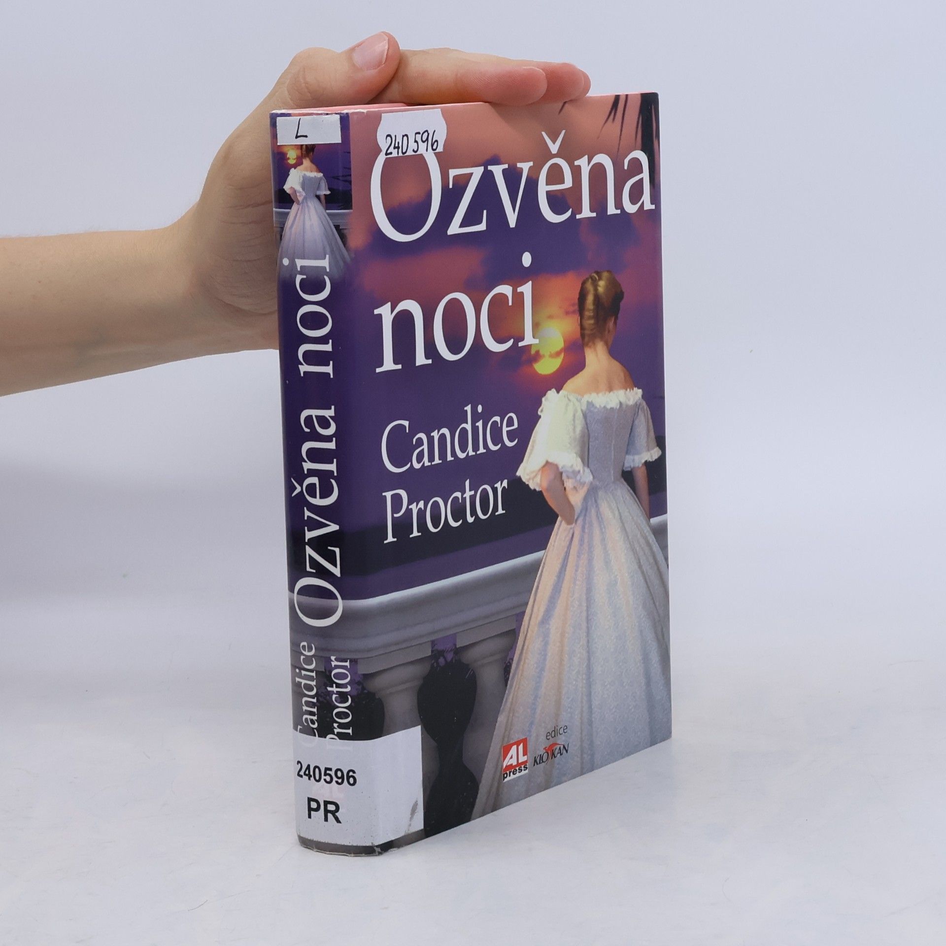 Candice E. Proctor Ozvěna noci