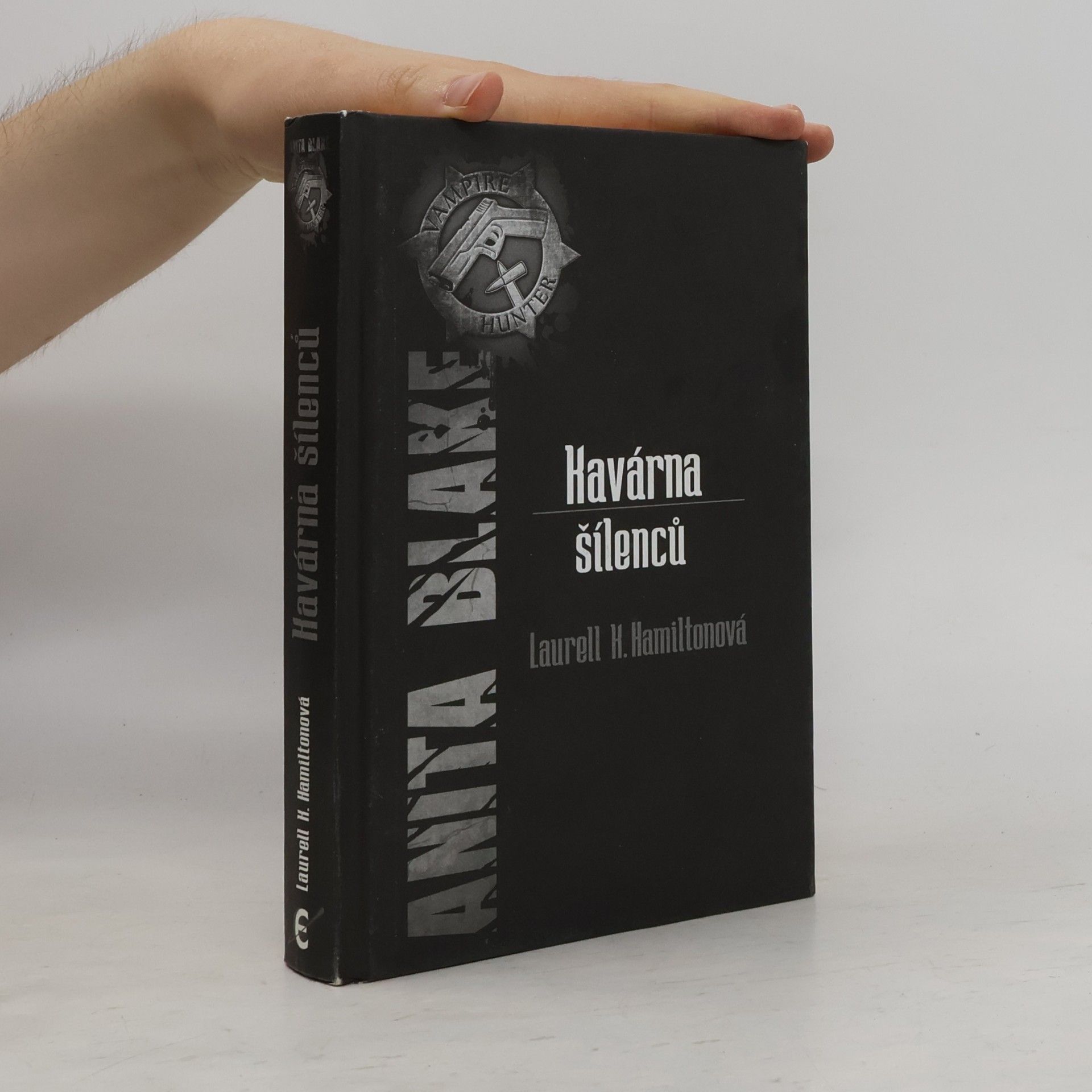 Laurell Kaye Hamilton Kavárna šílenců