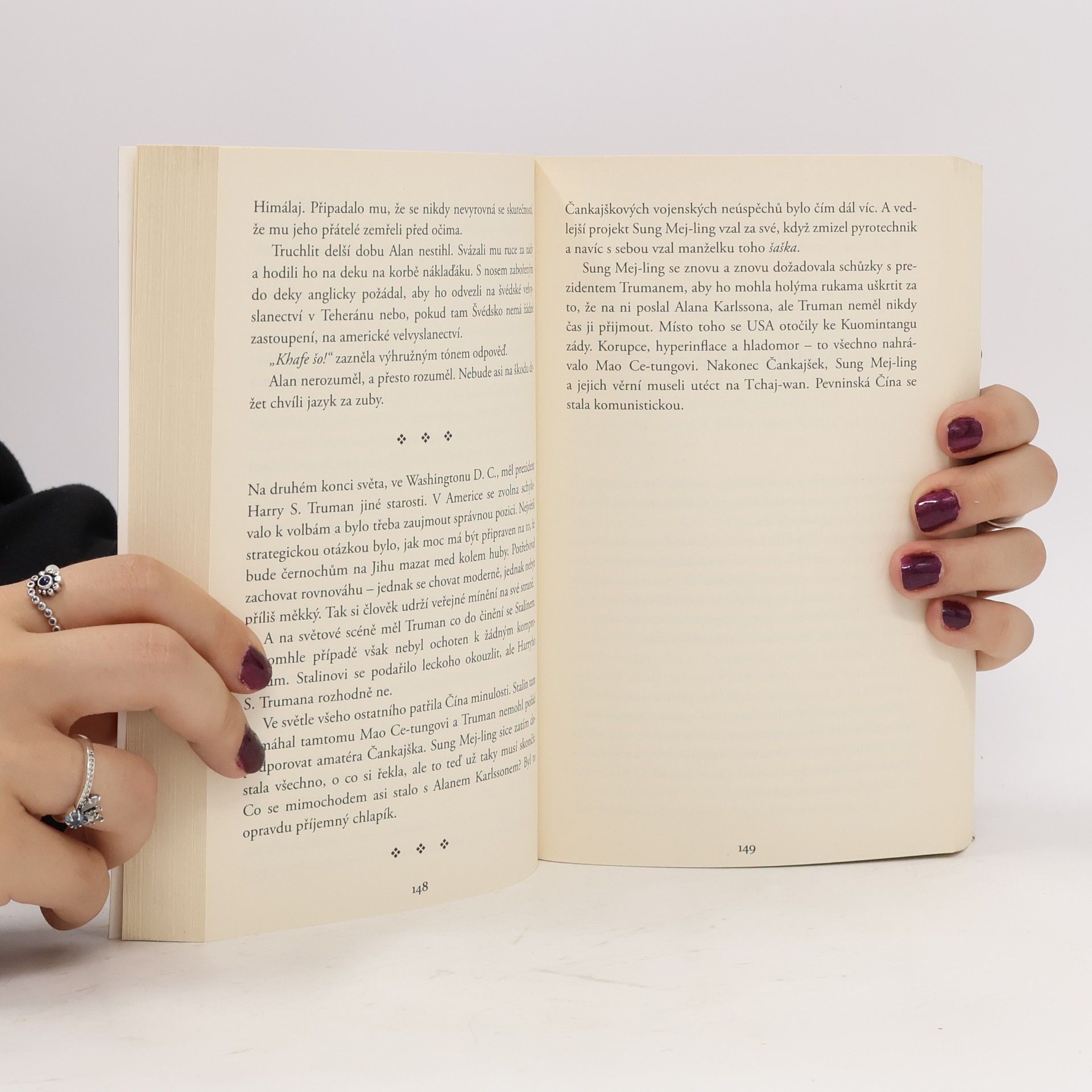 Jonas Jonasson Stoletý stařík, který vylezl z okna a zmizel