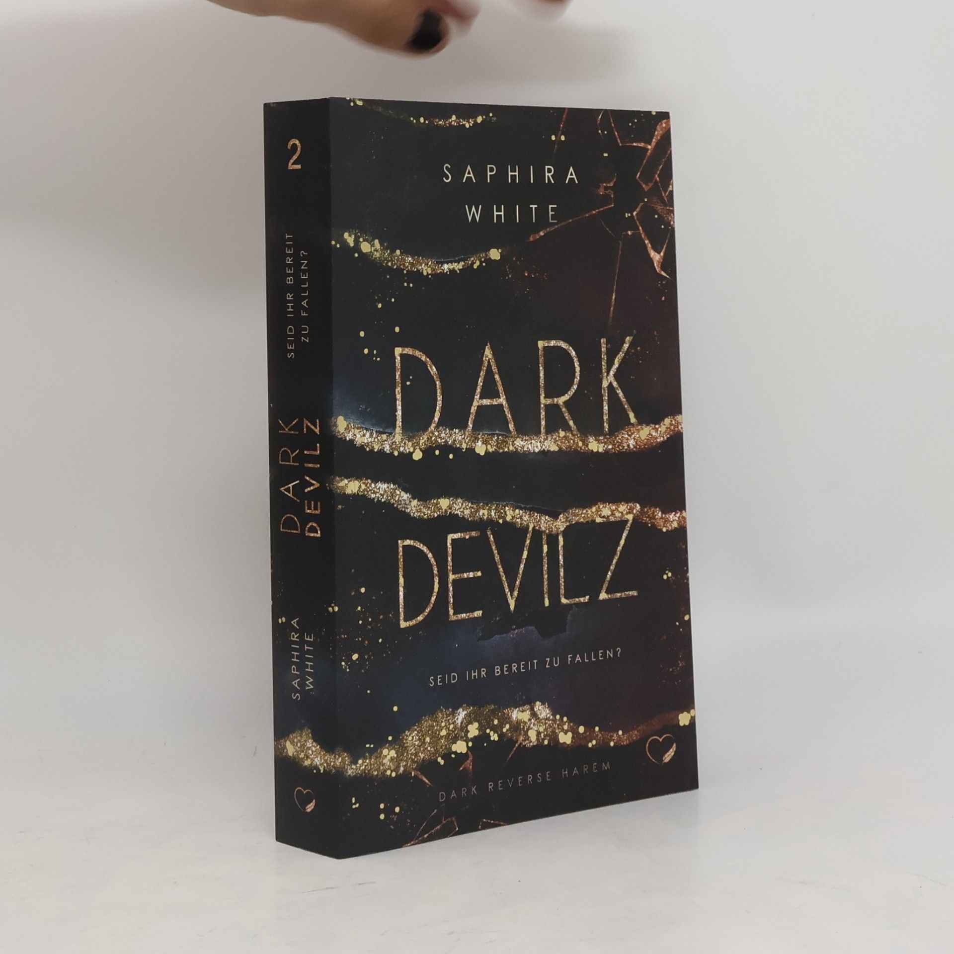 Saphira White Dark Devilz