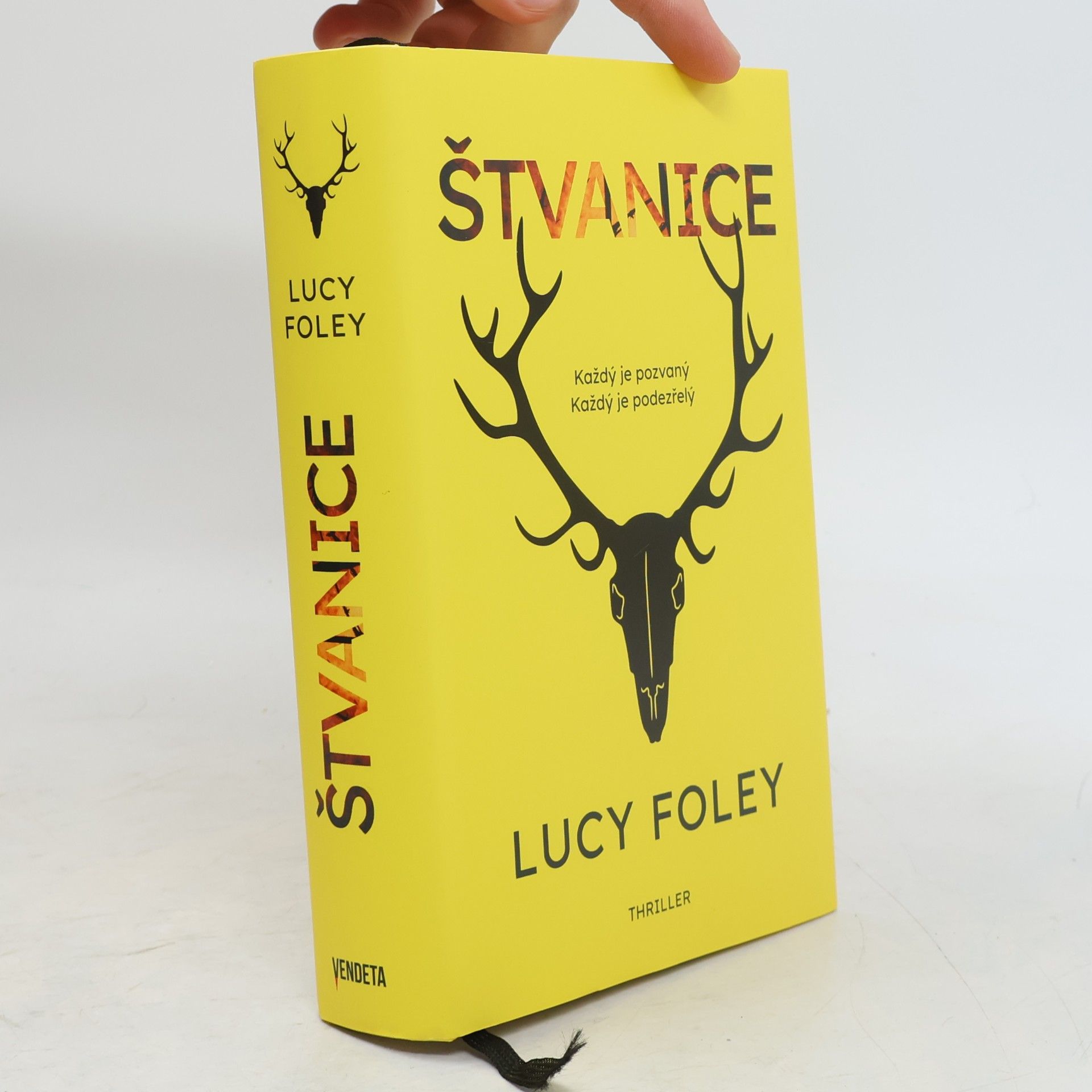 Lucy Foley Štvanice