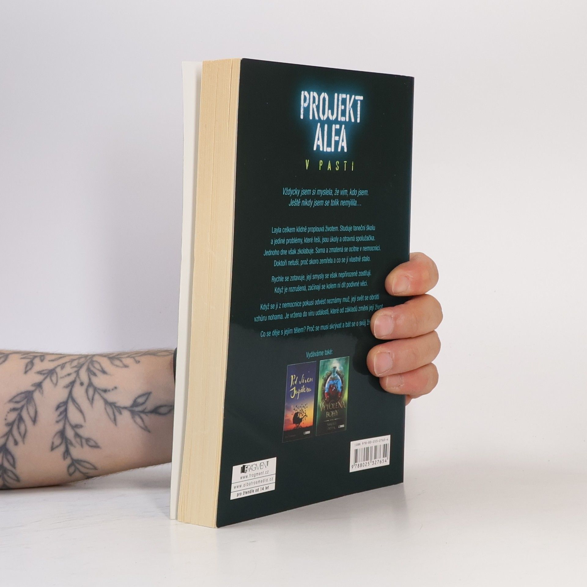 Lenka Dostálová Projekt Alfa. V pasti.