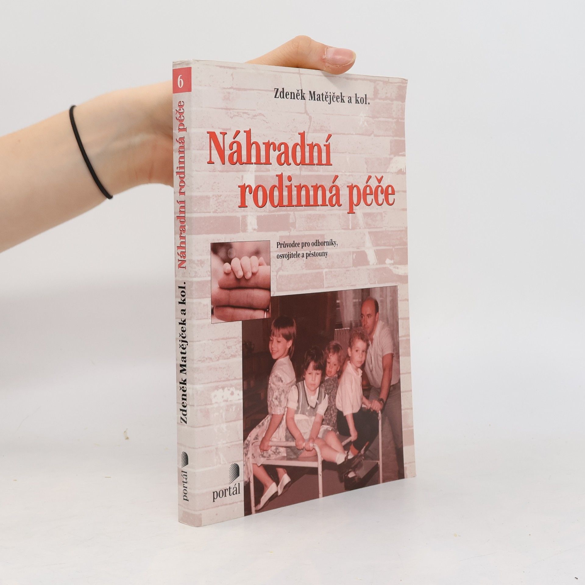Náhradní rodinná péče