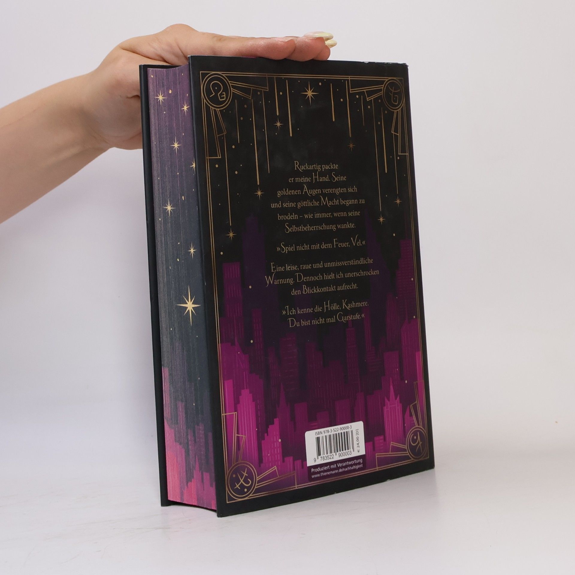 Julia Dippel Velvet-Dilogie - 1: Velvet Falls, But The Gods Forgot To Die