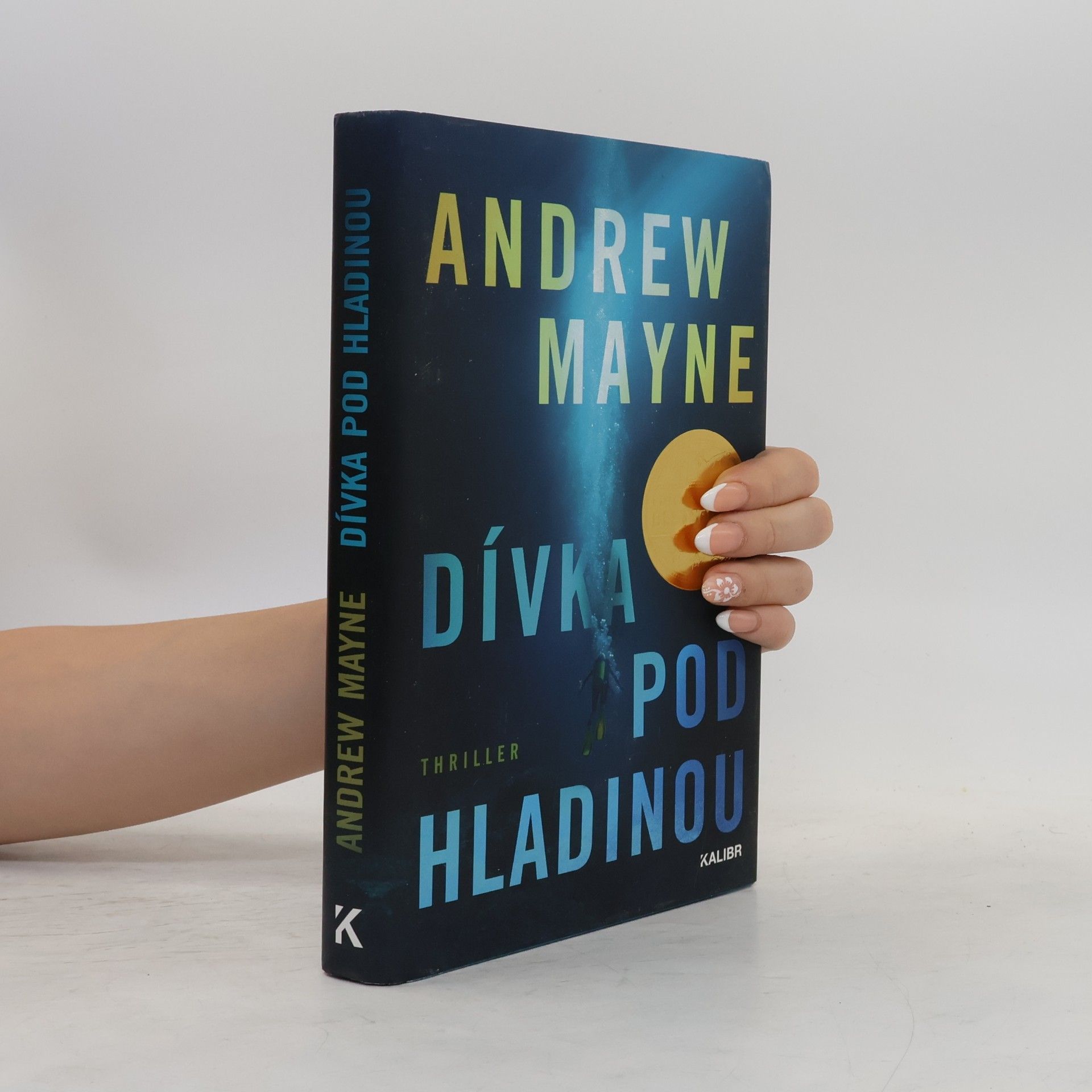 Andrew Mayne Dívka pod hladinou