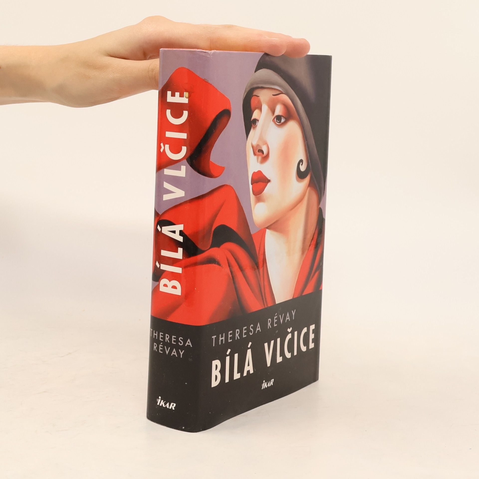 Theresa Révay Bílá vlčice