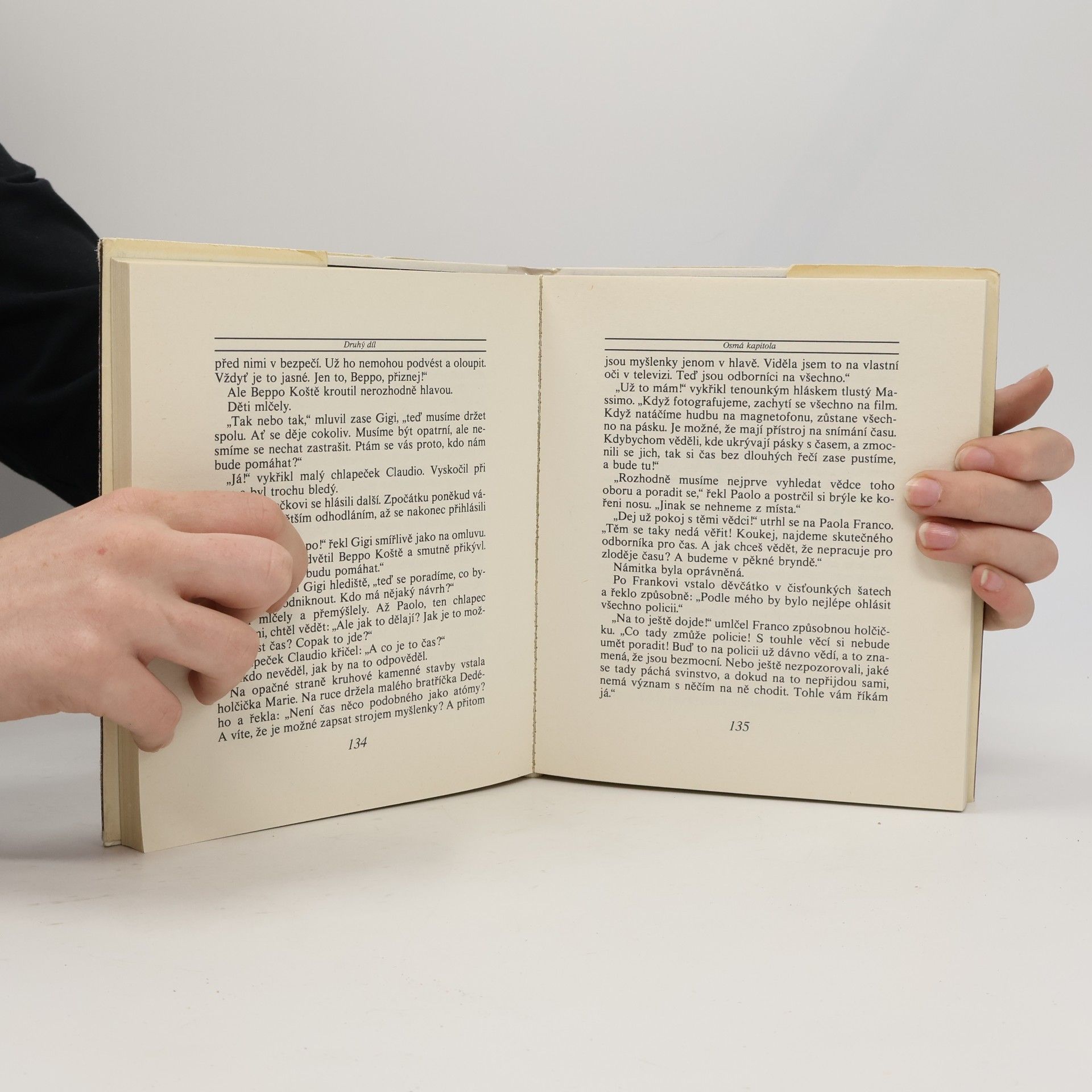 Michael Ende Děvčátko Momo a ukradený čas