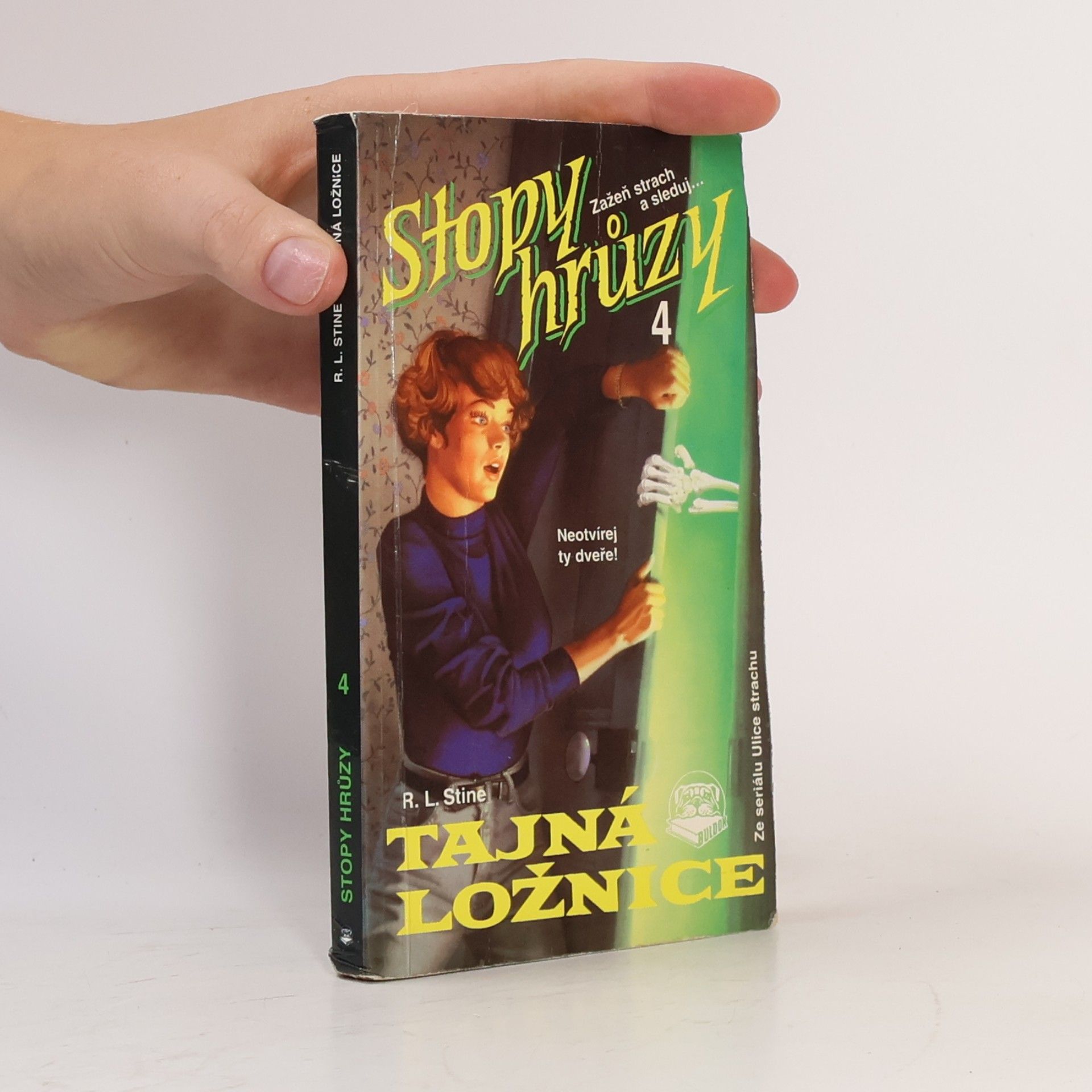 R. L. Stine Tajná ložnice. Stopy hrůzy 4.