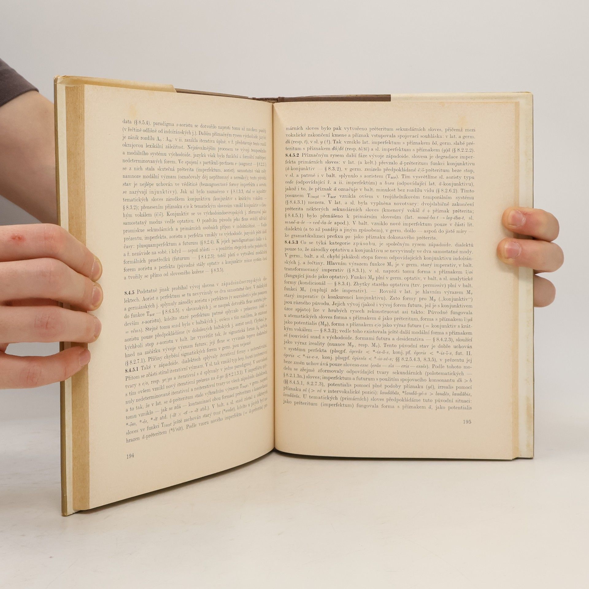 Adolf Erhart Indoevropské jazyky. Srovnávací fonologie a morfologie