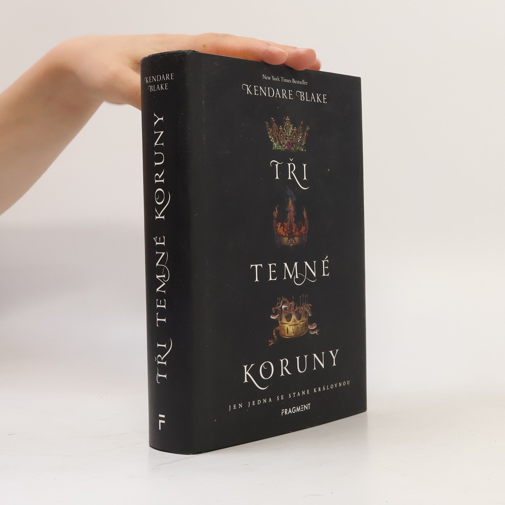 Kendare Blake Tři temné koruny