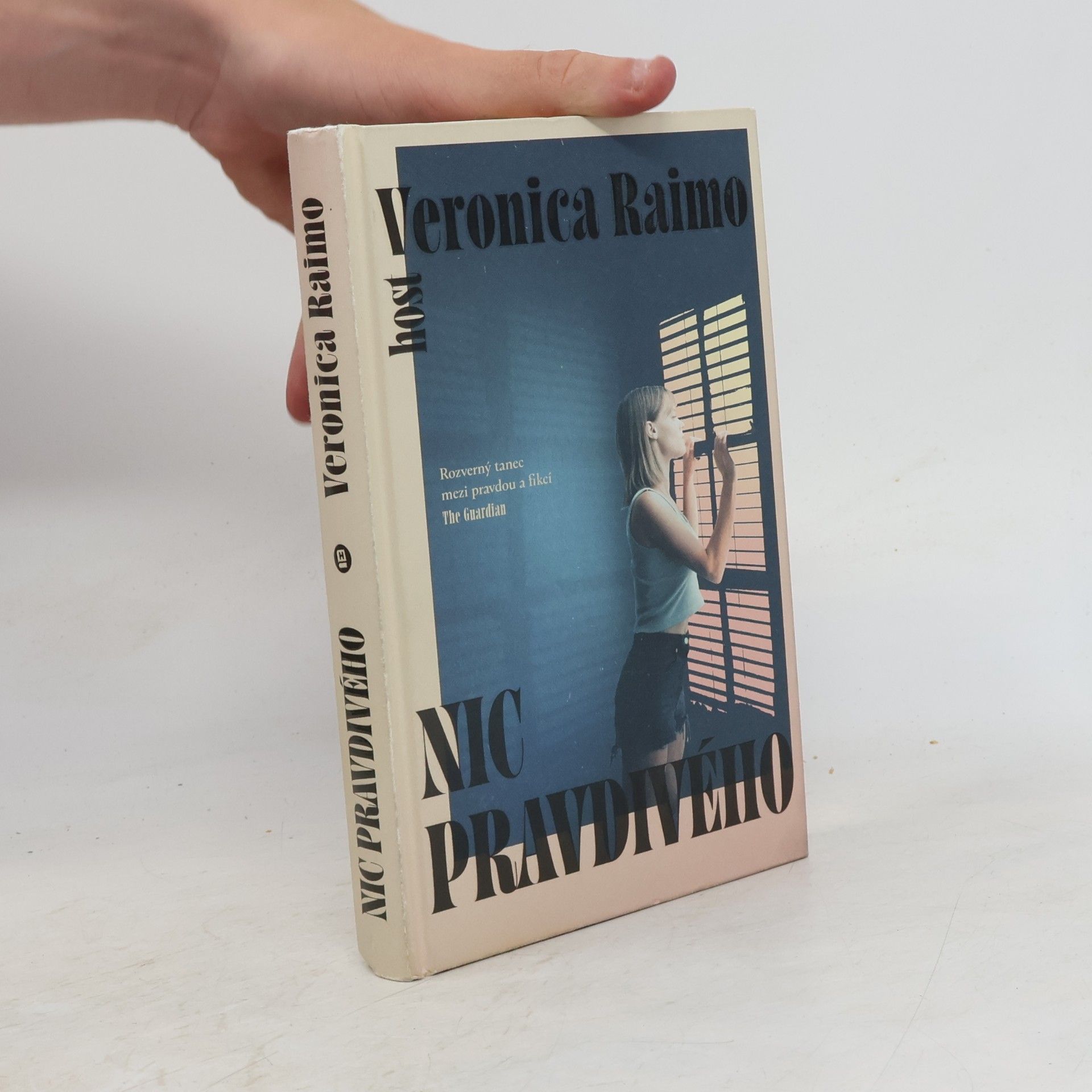 Veronica Raimo Nic pravdivého