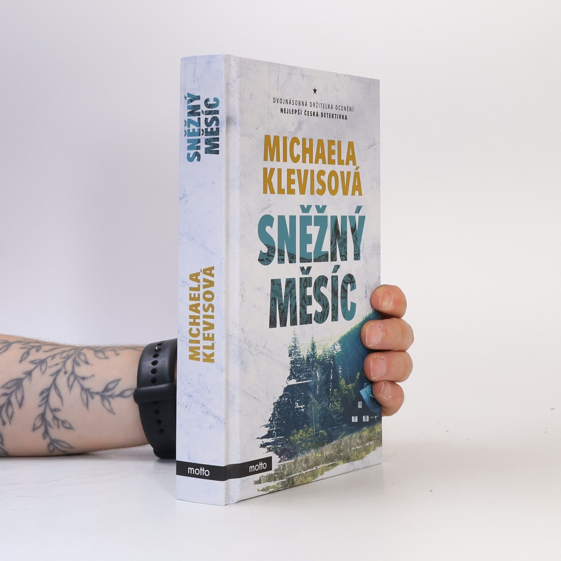 Michaela Klevisová Sněžný měsíc