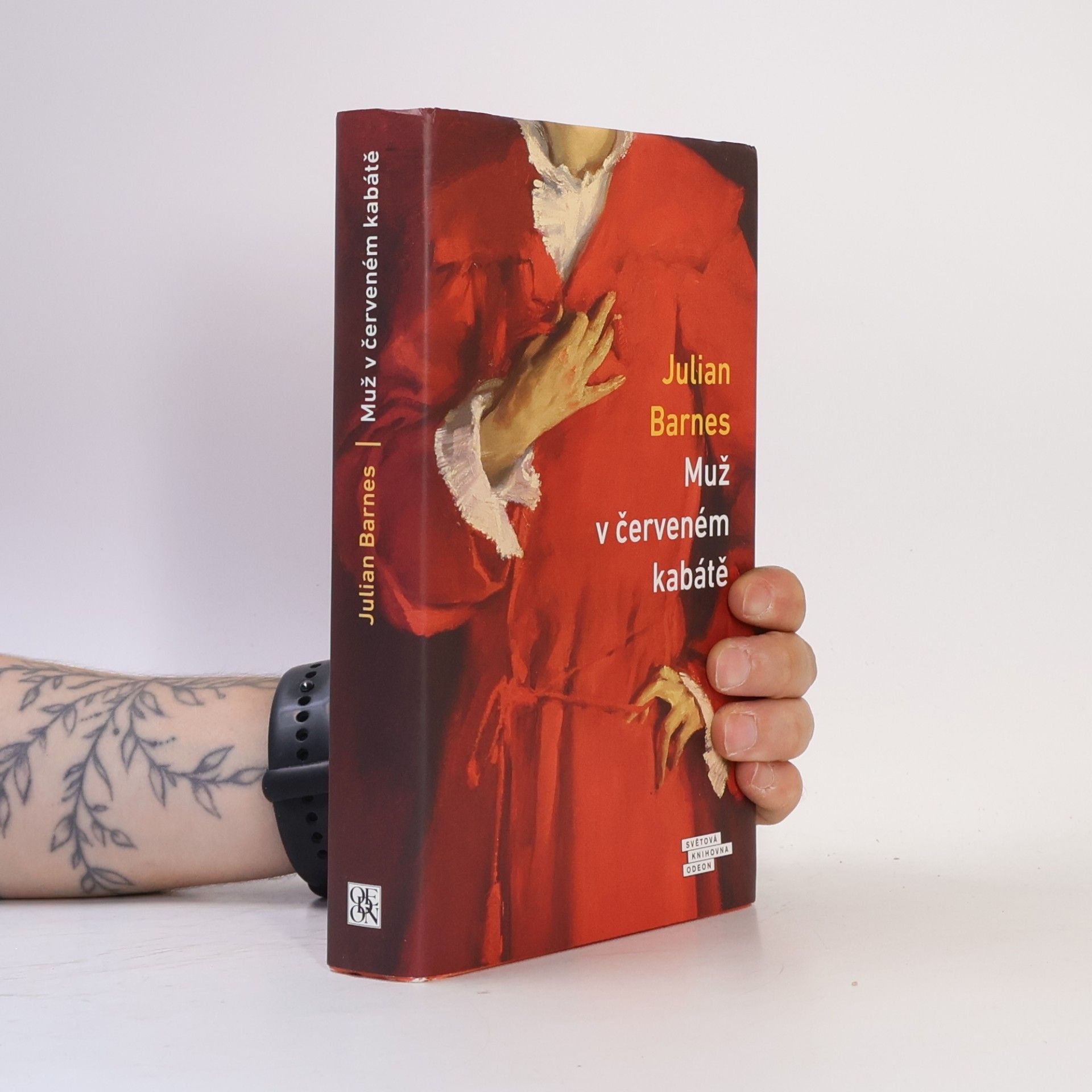 Julian Barnes Muž v červeném kabátě