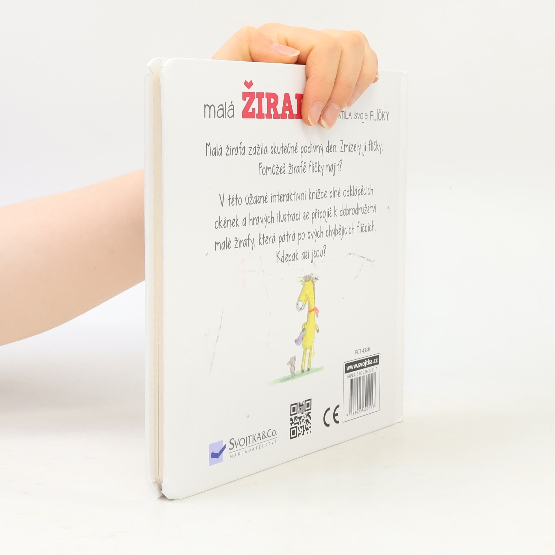 Jedda Robaard Malá žirafa ztratila svoje flíčky
