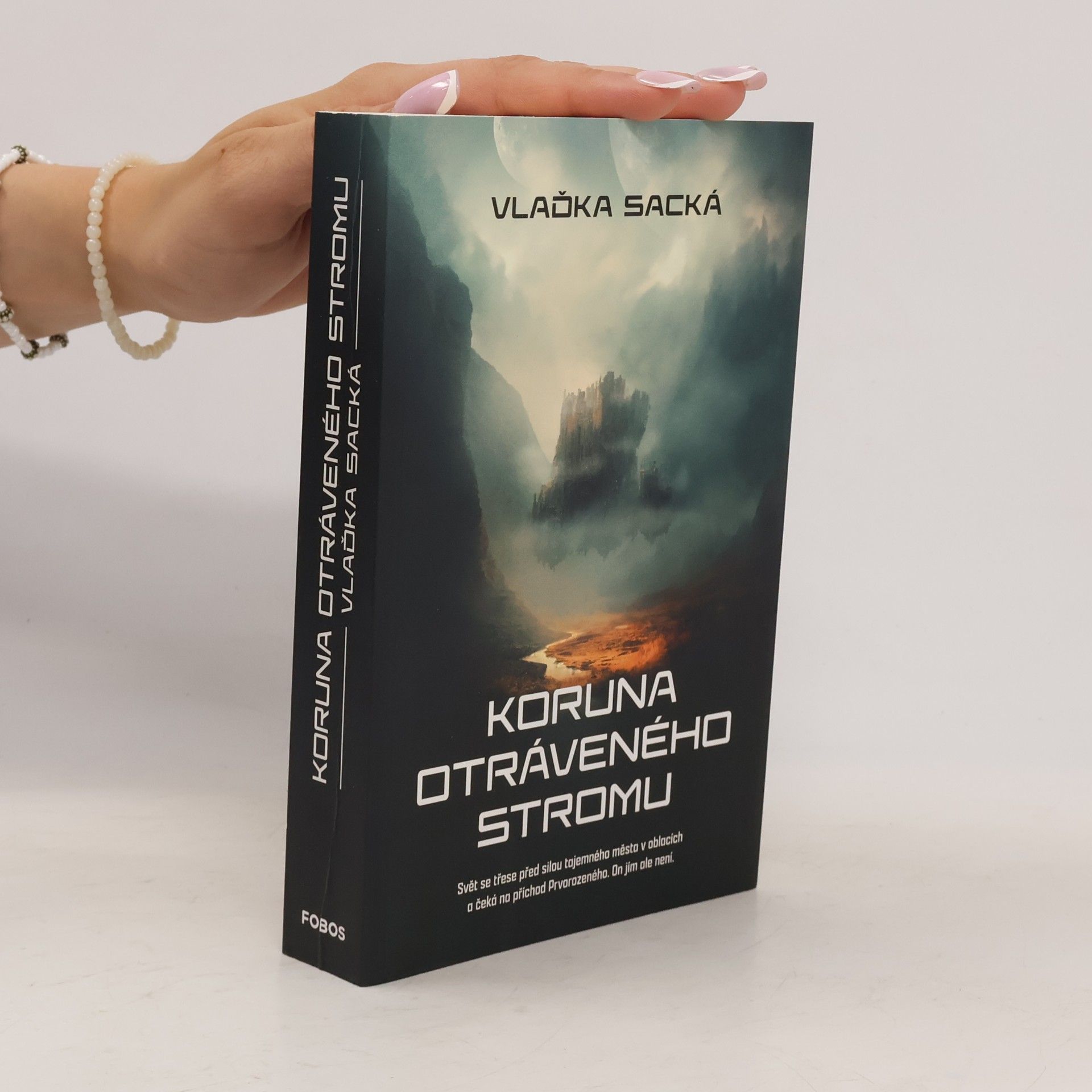 Vlaďka Sacká Koruna otráveného stromu
