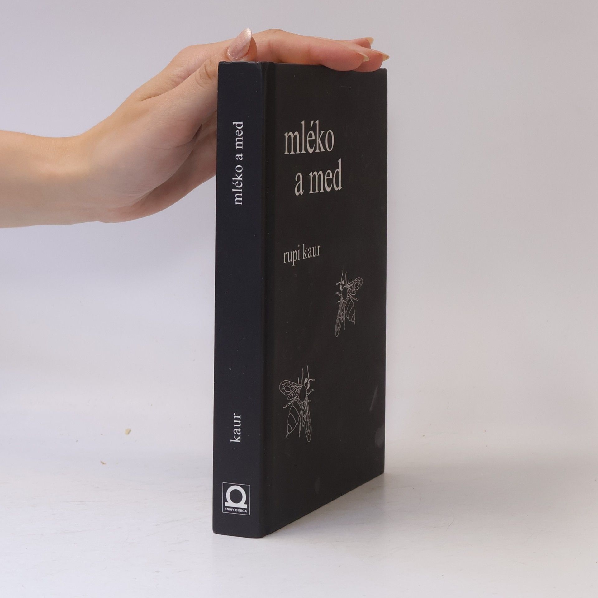 Rupi Kaur Mléko a med