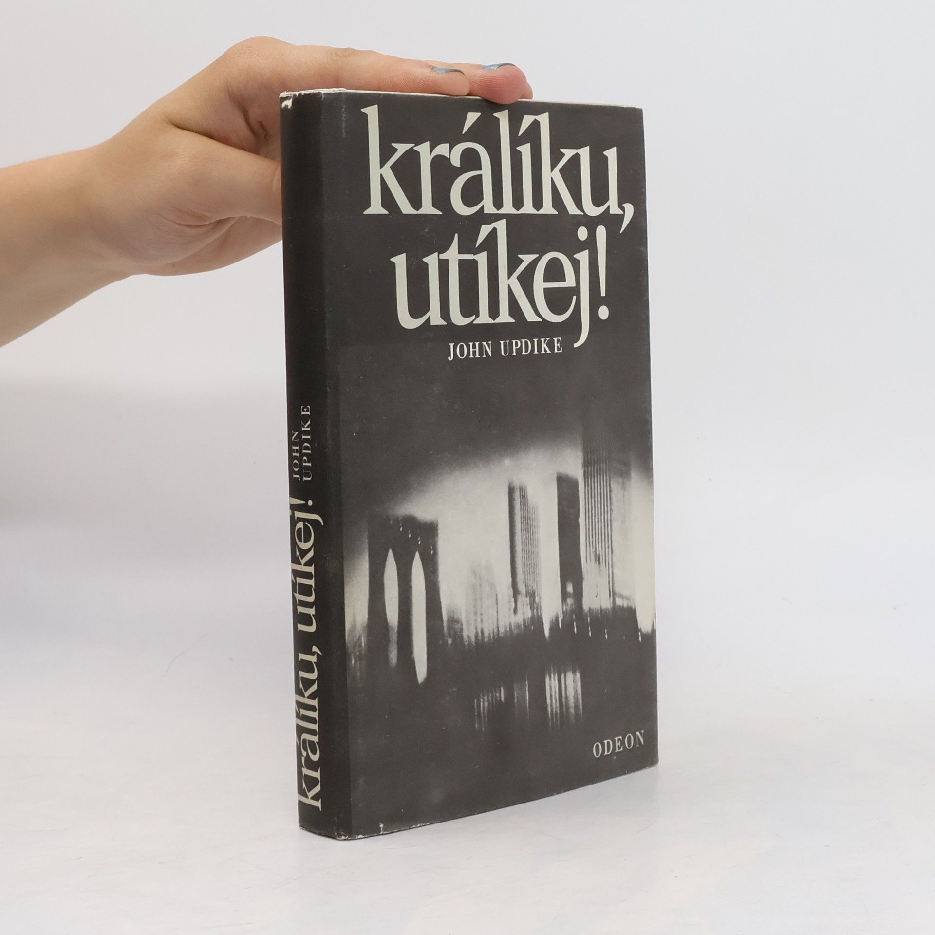 John Updike Králíku, utíkej!