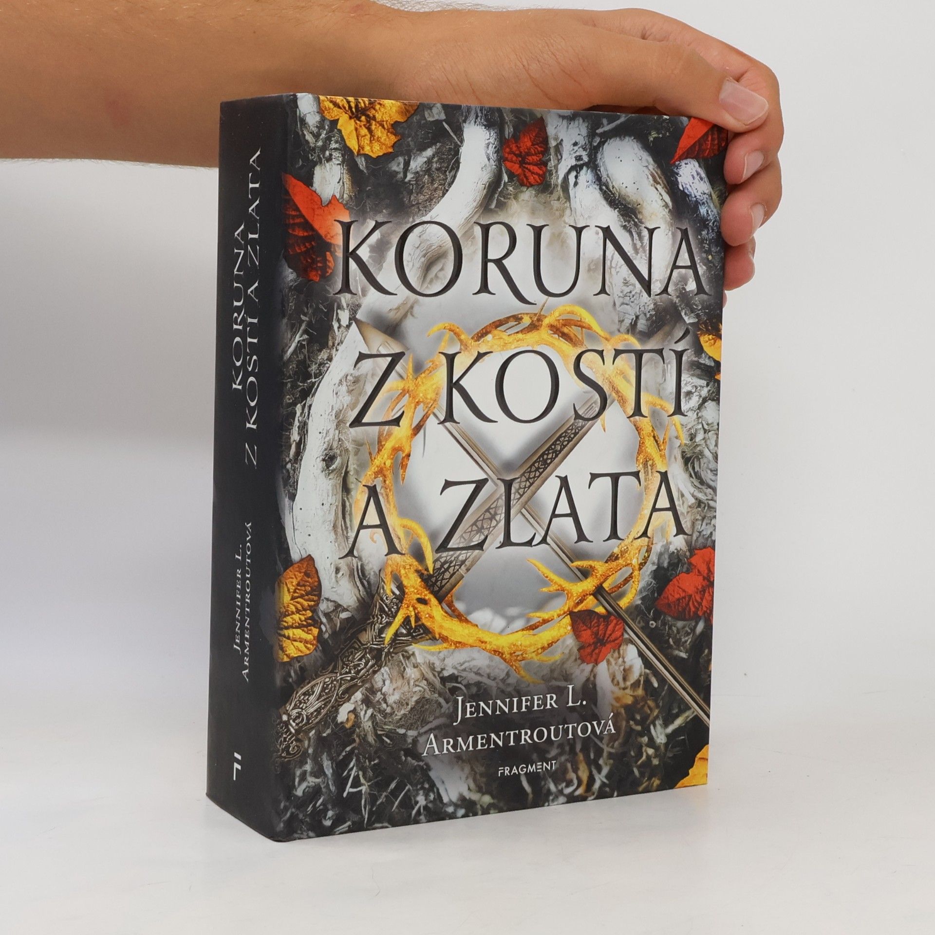 Jennifer L. Armentrout Koruna z kostí a zlata