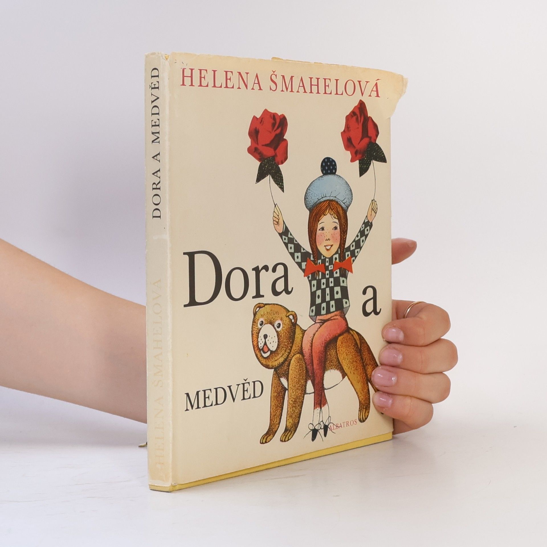 Helena Šmahelová Dora a medvěd