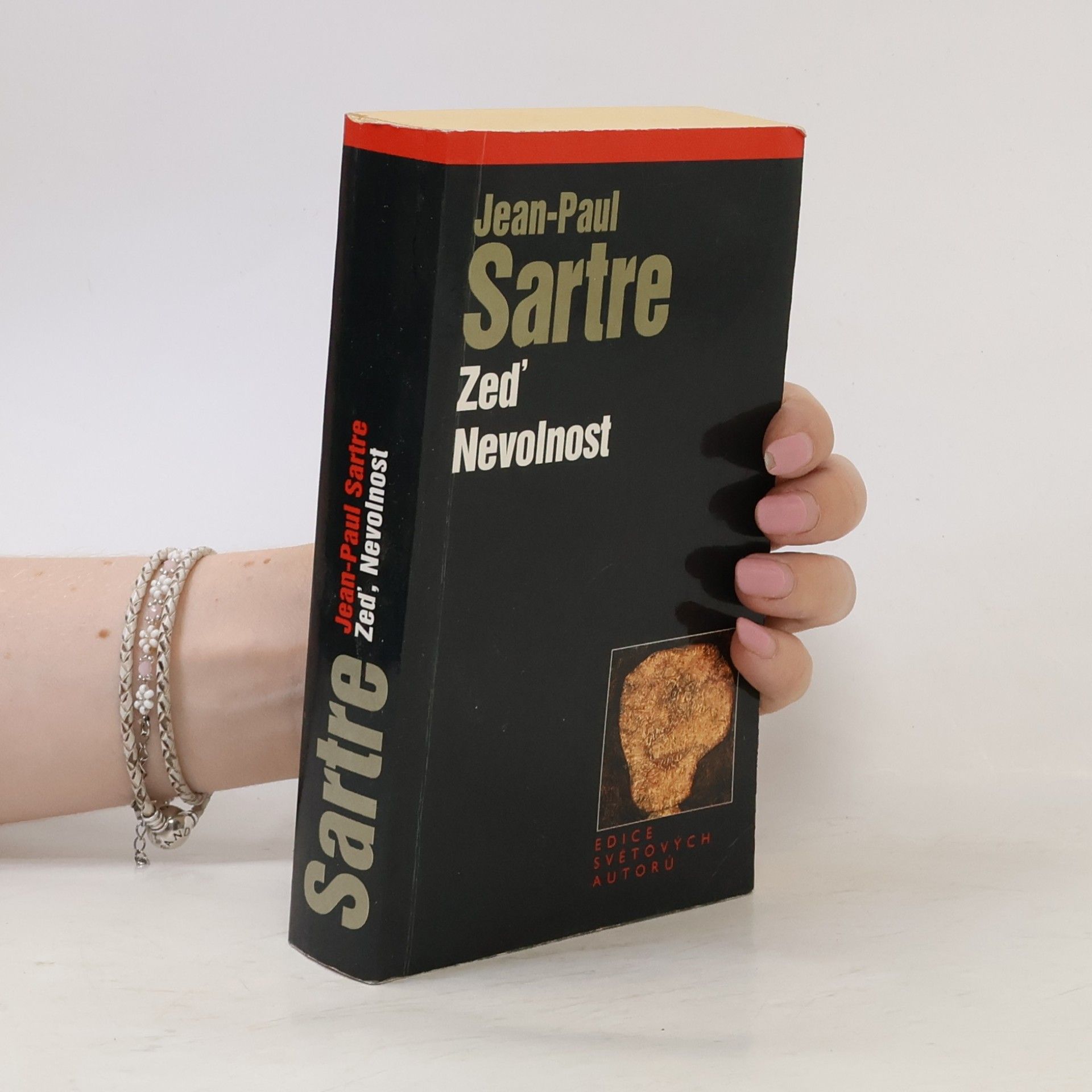 Jean-Paul Sartre Zeď ; Nevolnost