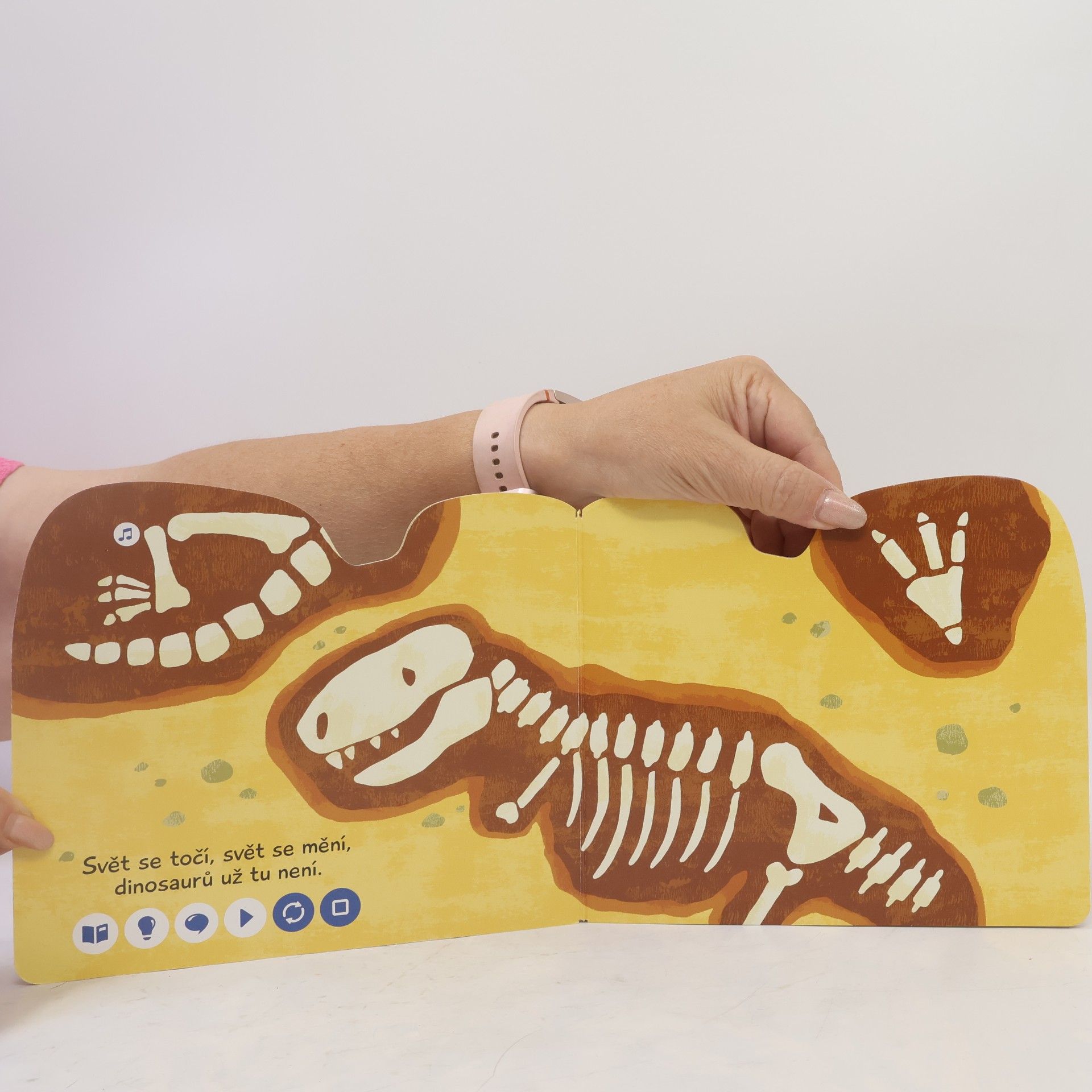 Lucie Krystlíková Dinosaurus