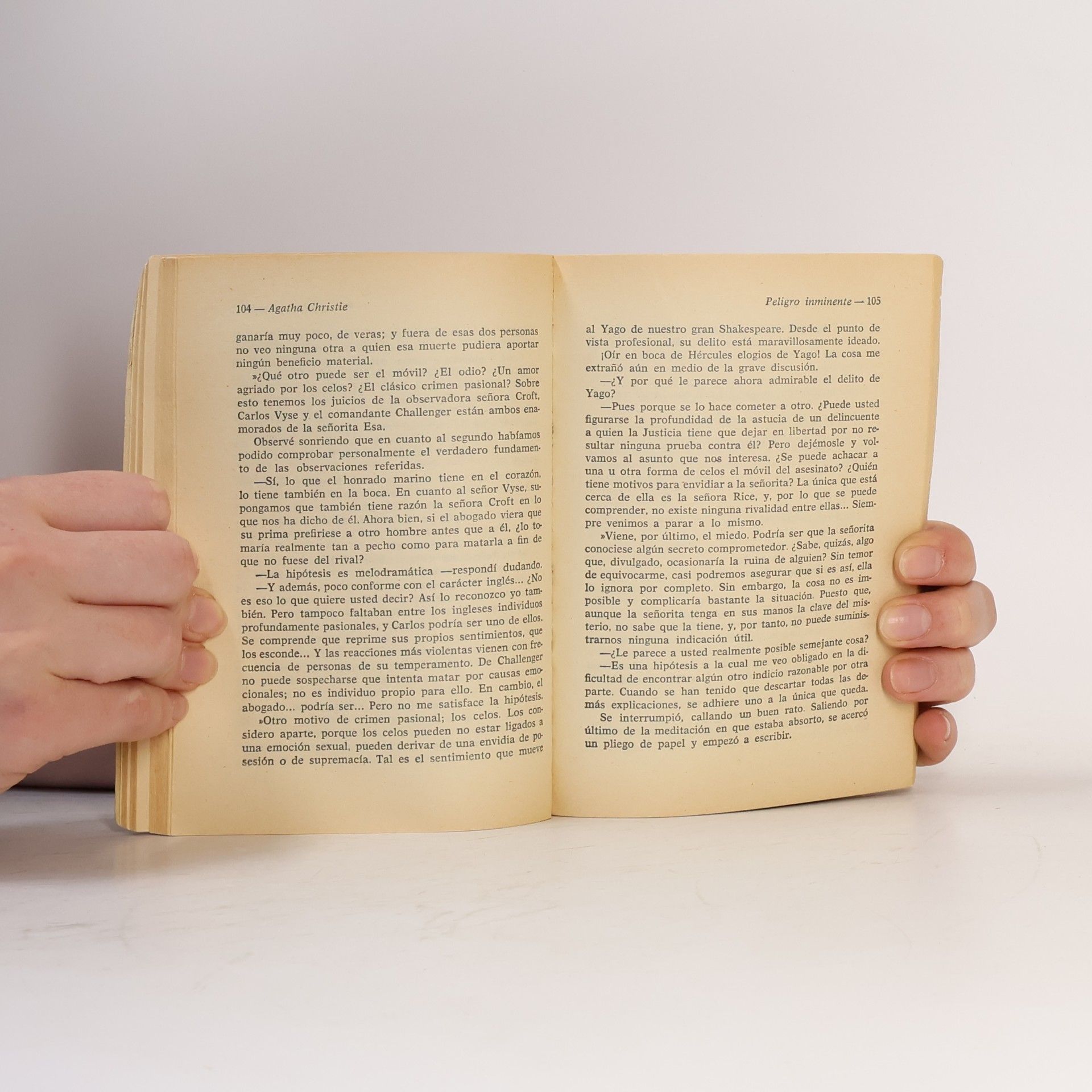 Agatha Christie Selecciones de Biblioteca Oro - 154: Peligro inminente