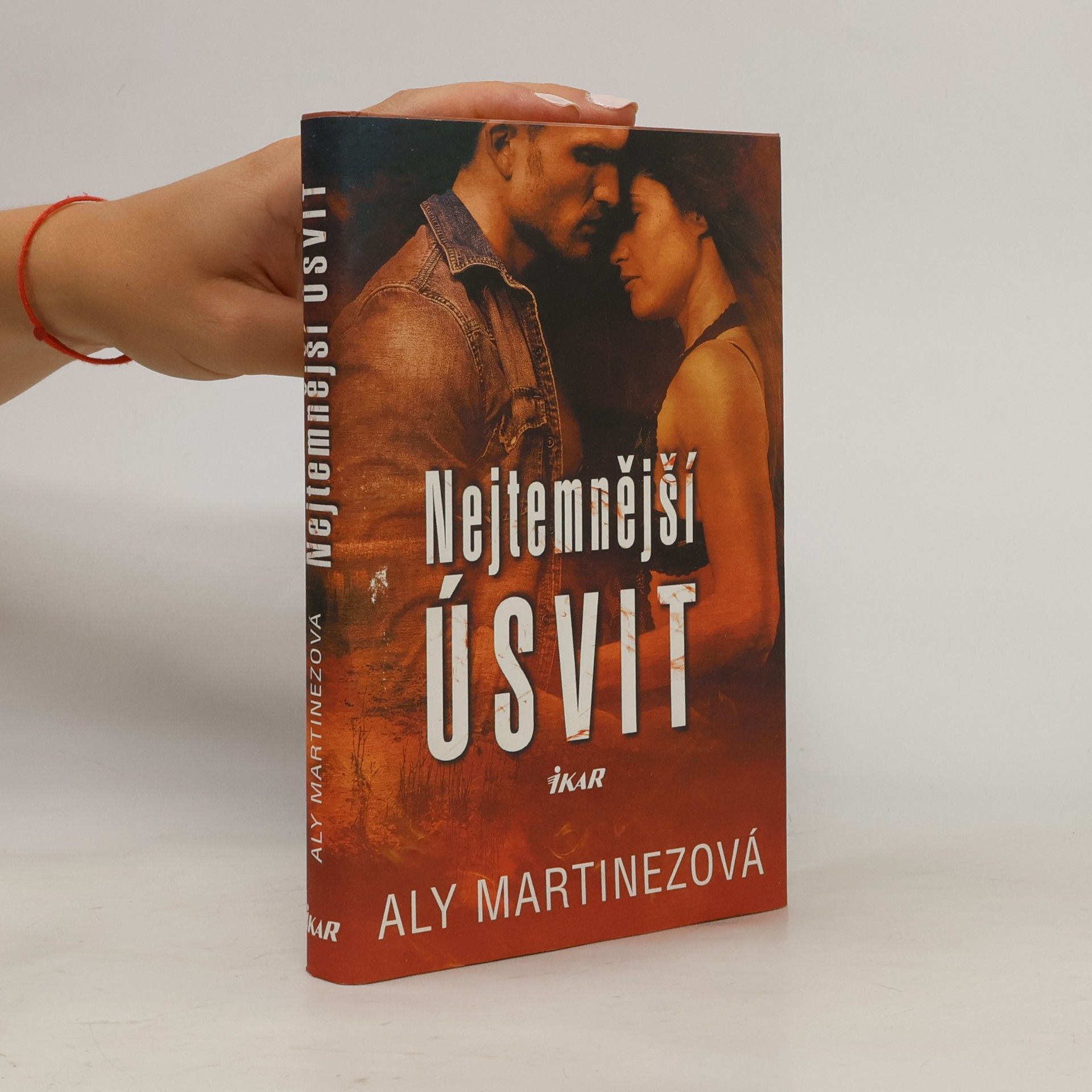 Aly Martinez Nejtemnější úsvit