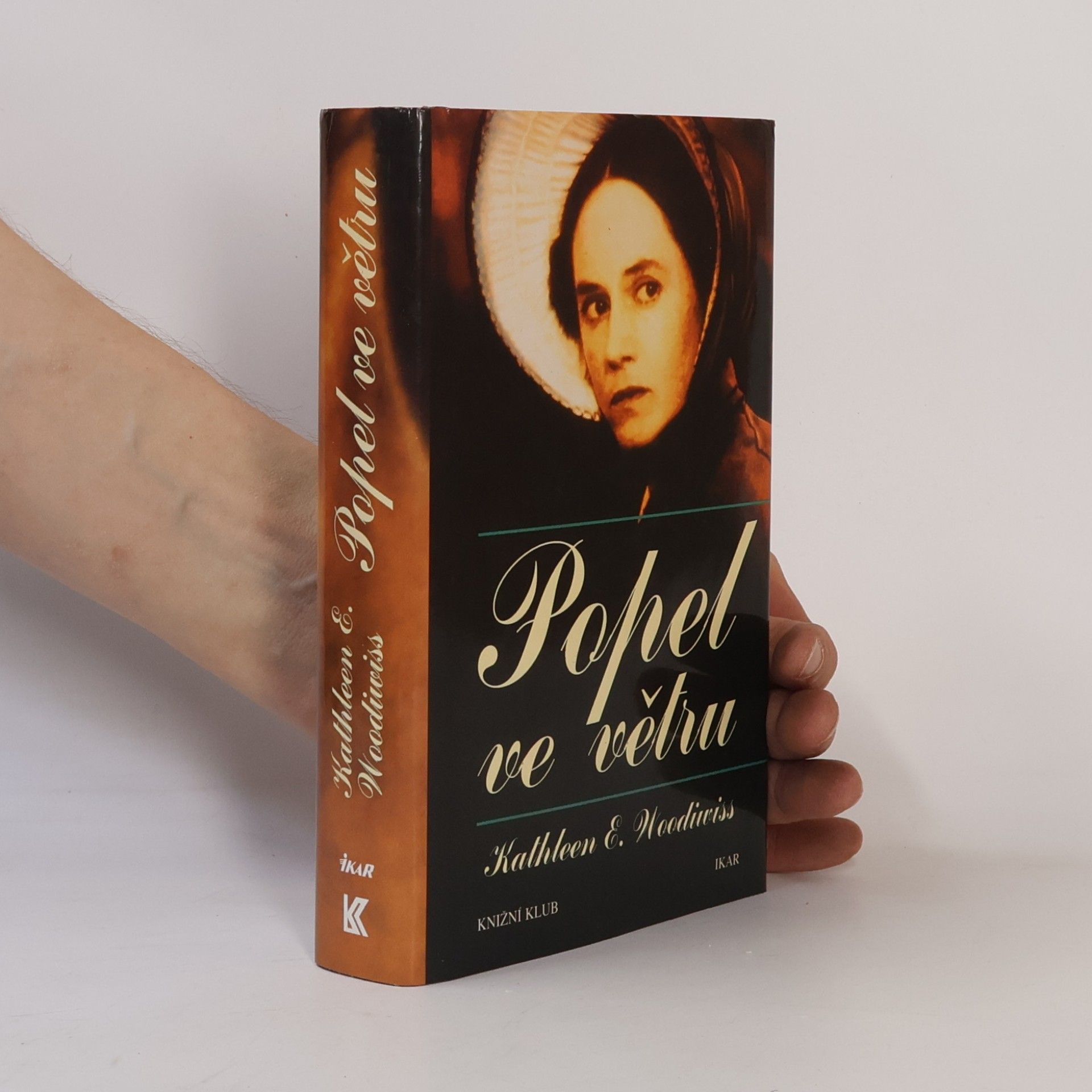 Kathleen E. Woodiwiss Popel ve větru