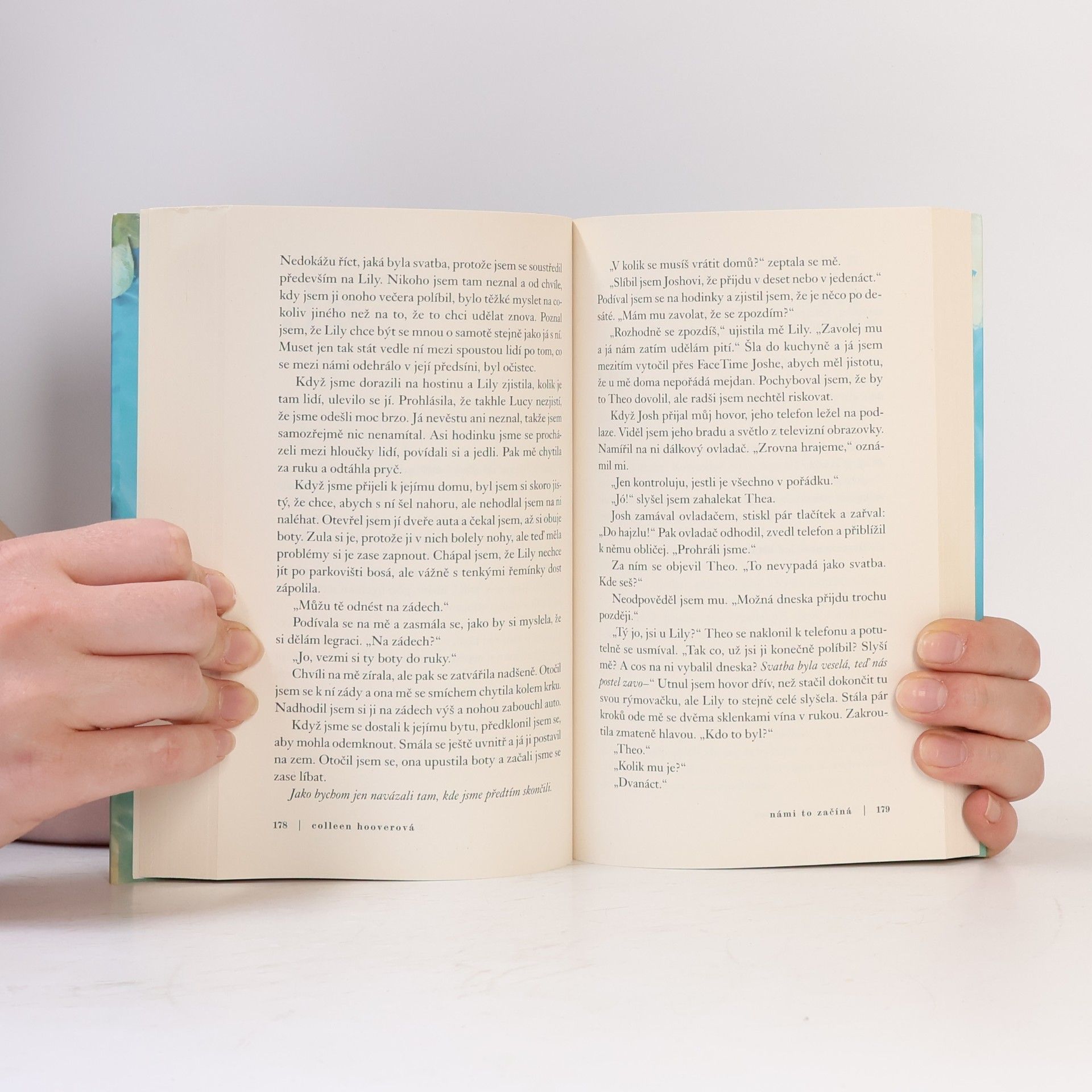 Colleen Hoover Námi to začíná