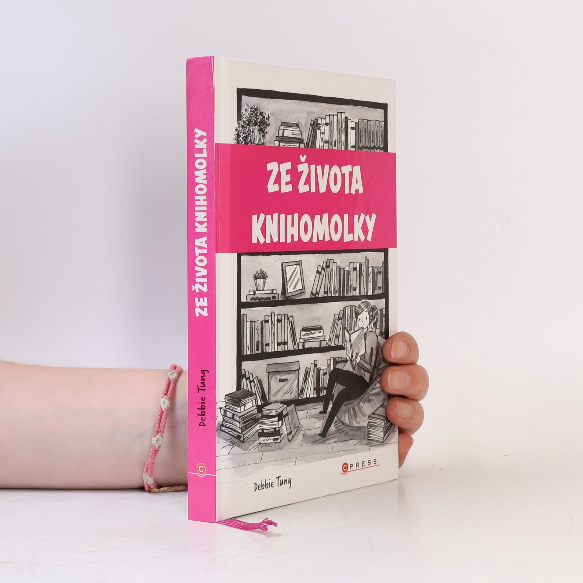 Debbie Tung Ze života knihomolky