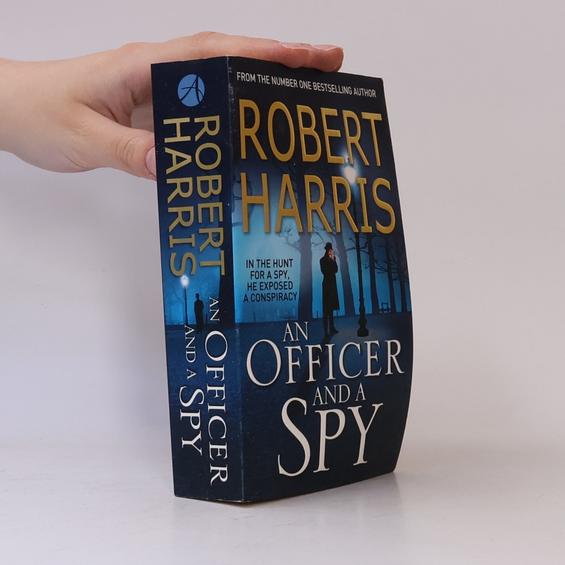 Robert Harris An officer and a spy