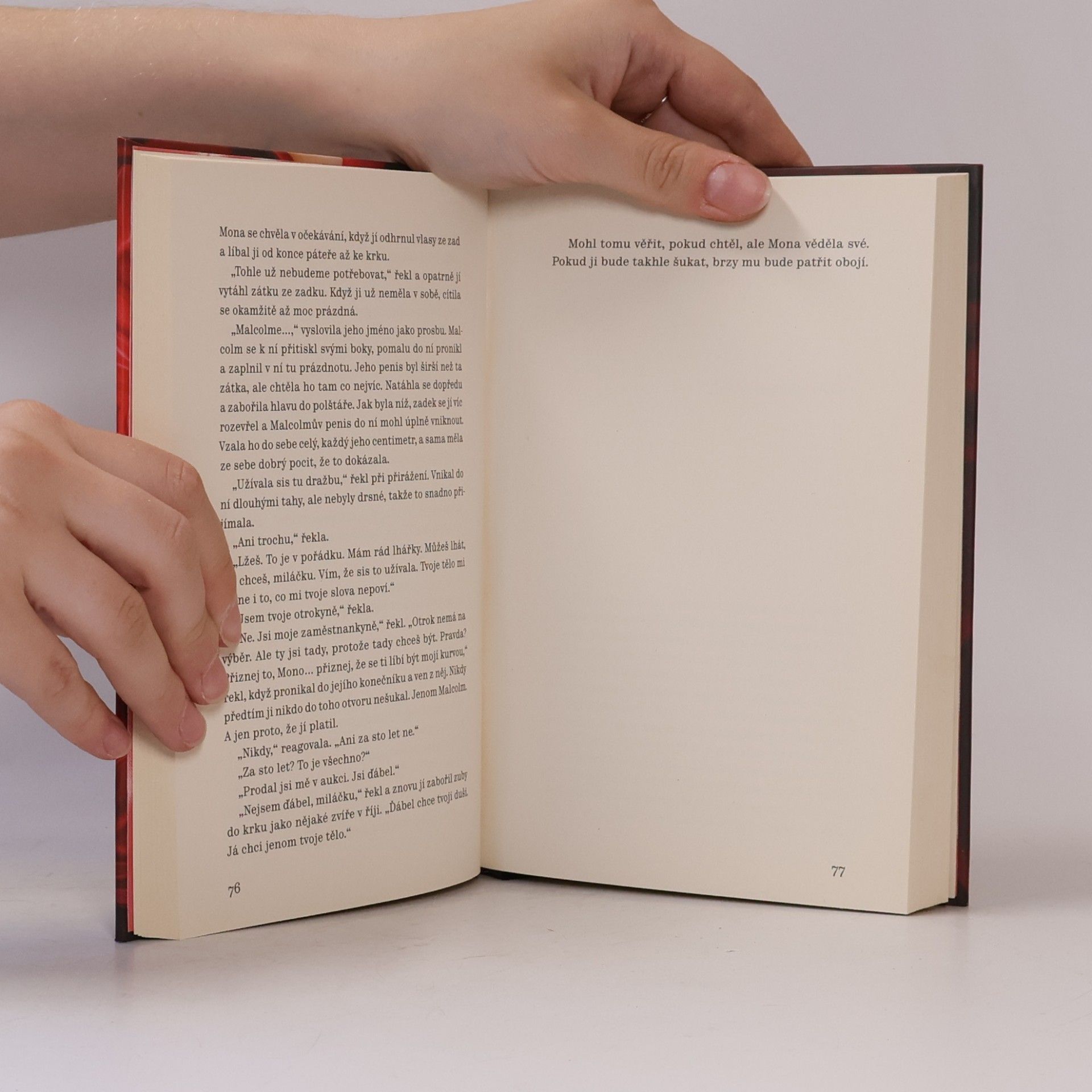 Tiffany Reisz Rudá galerie