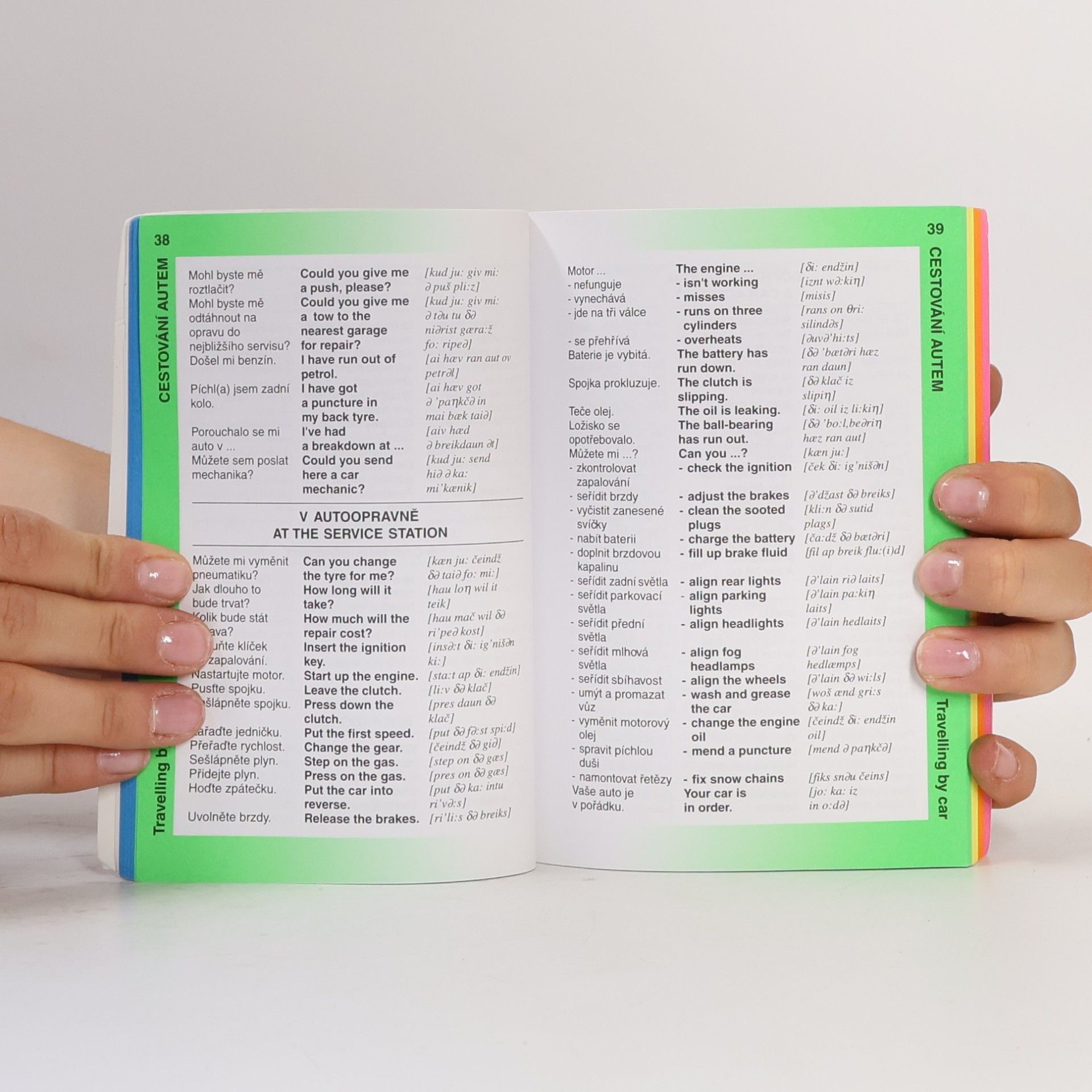Martina Sobotíková Angličtina - konverzace : Czech-English phrase book