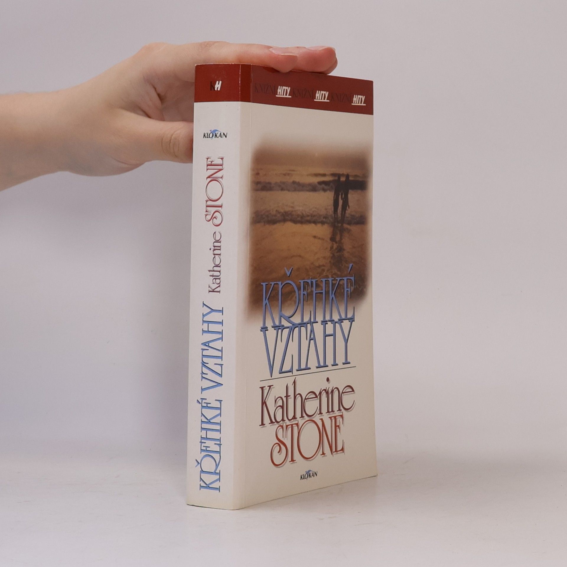 Křehké vztahy