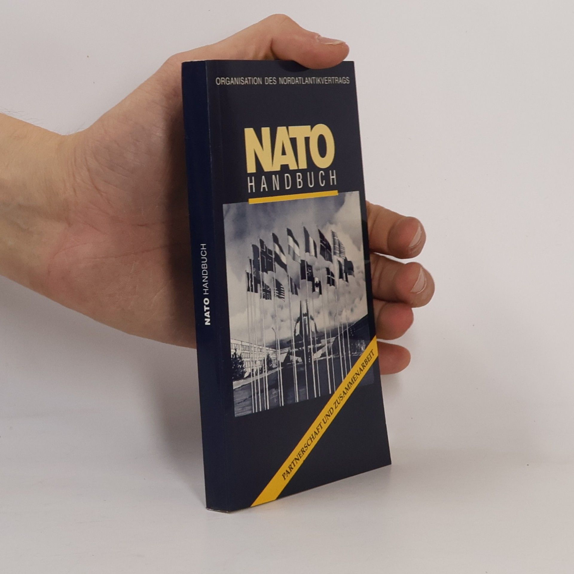 NATO Handbuch