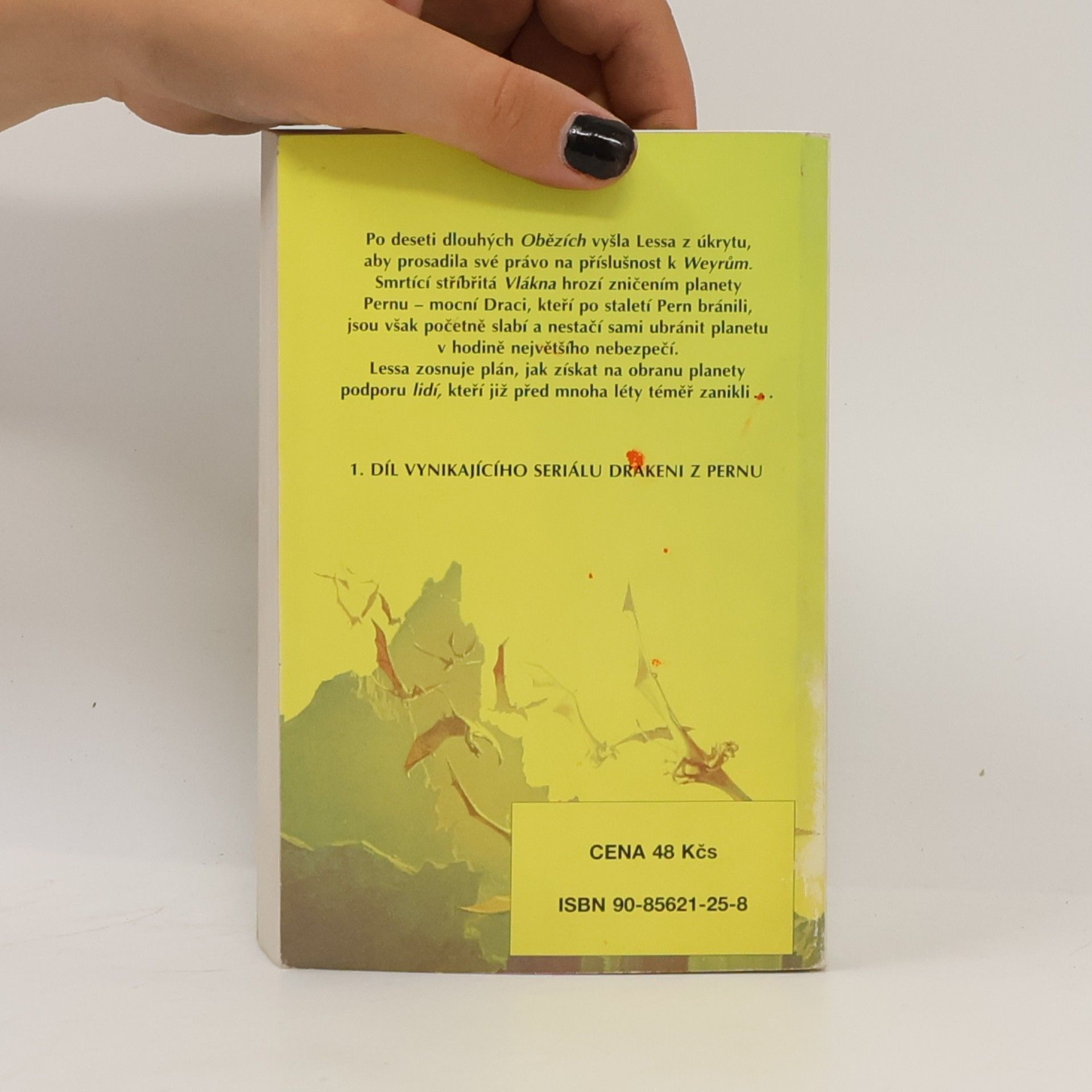 Anne McCaffrey Drakeni z Pernu 1. Dračí let