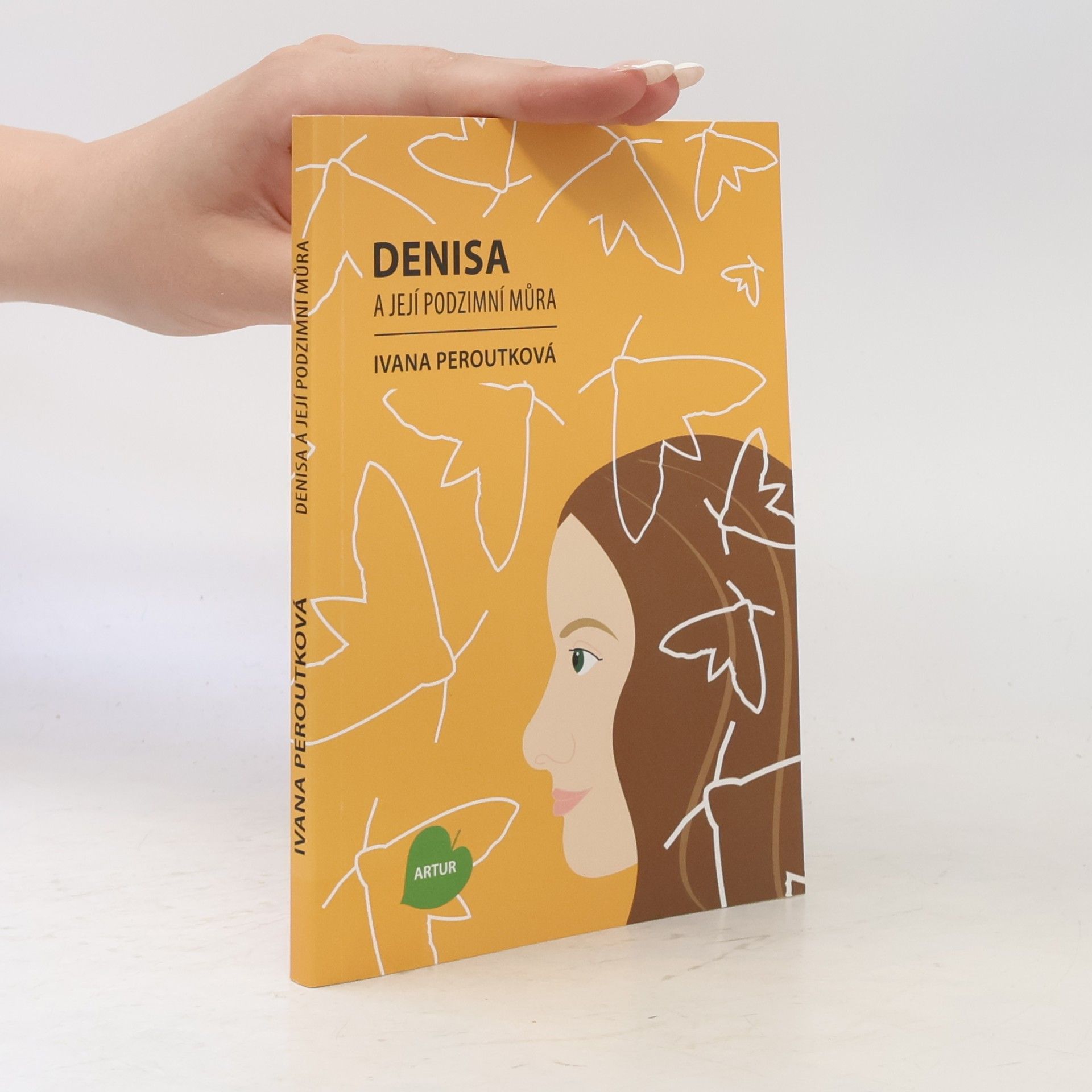 Denisa a její podzimní můra