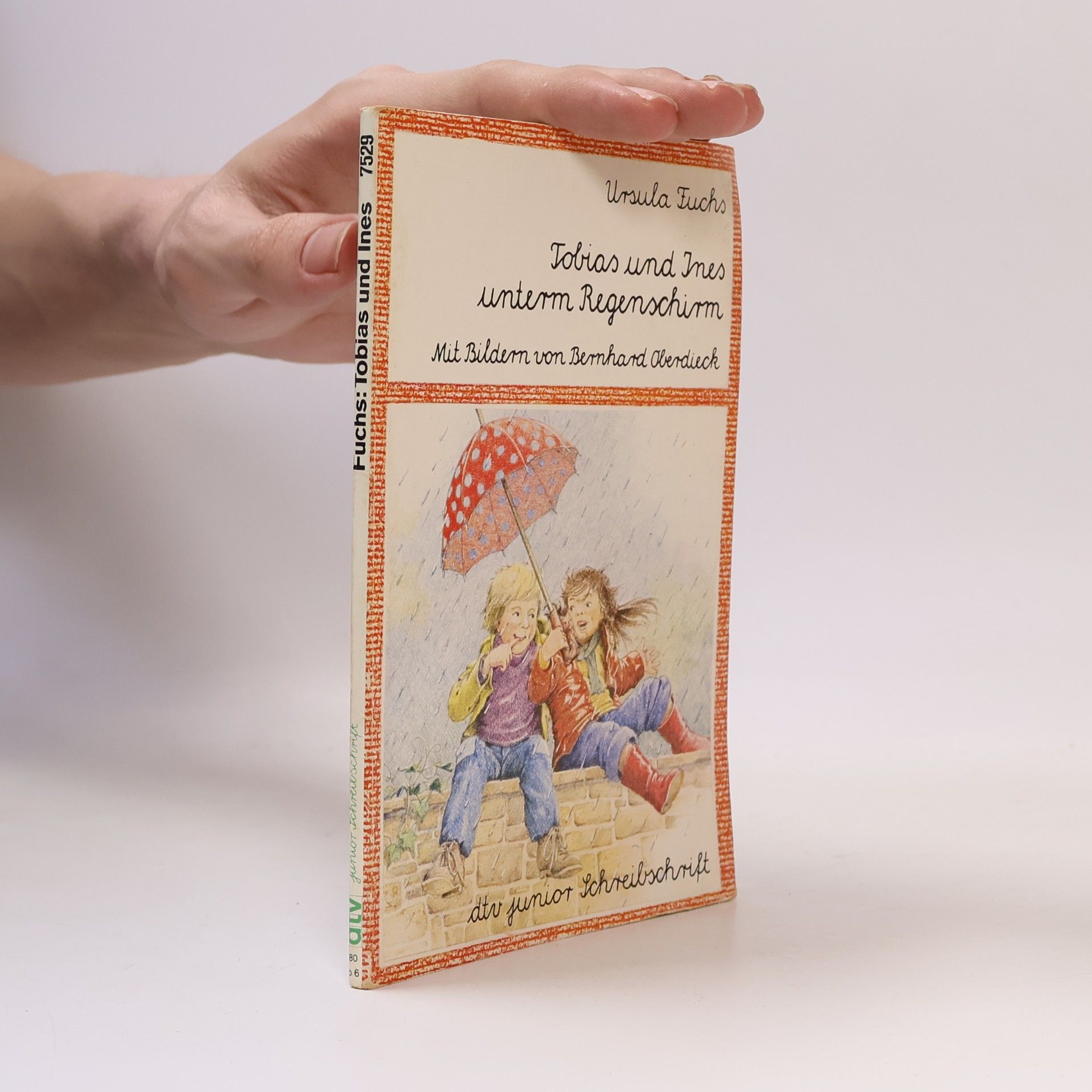 Tobias und Ines unterm Regenschirm
