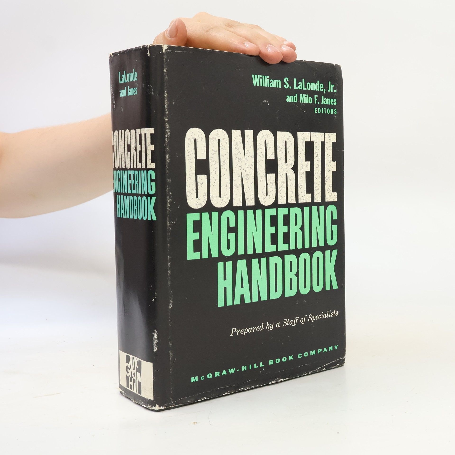 Staff of Specialists Concrete Engineering Handbook