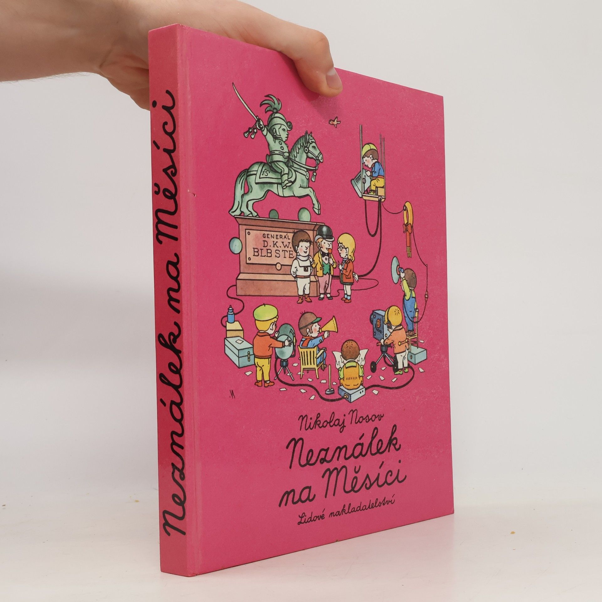 Nikolai Nossow Neználek na Měsíci