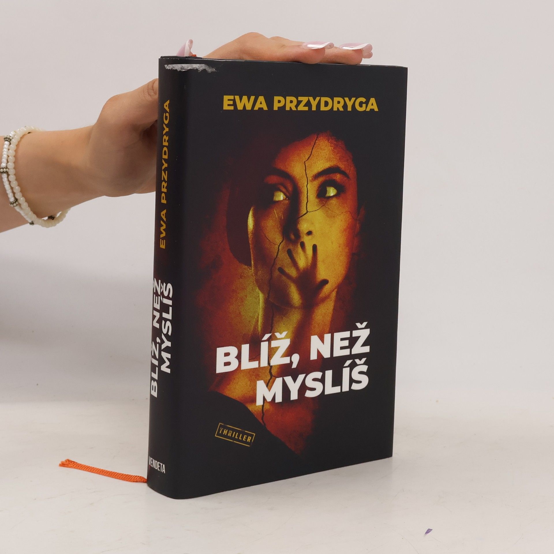 Ewa Przydryga Blíž, než myslíš