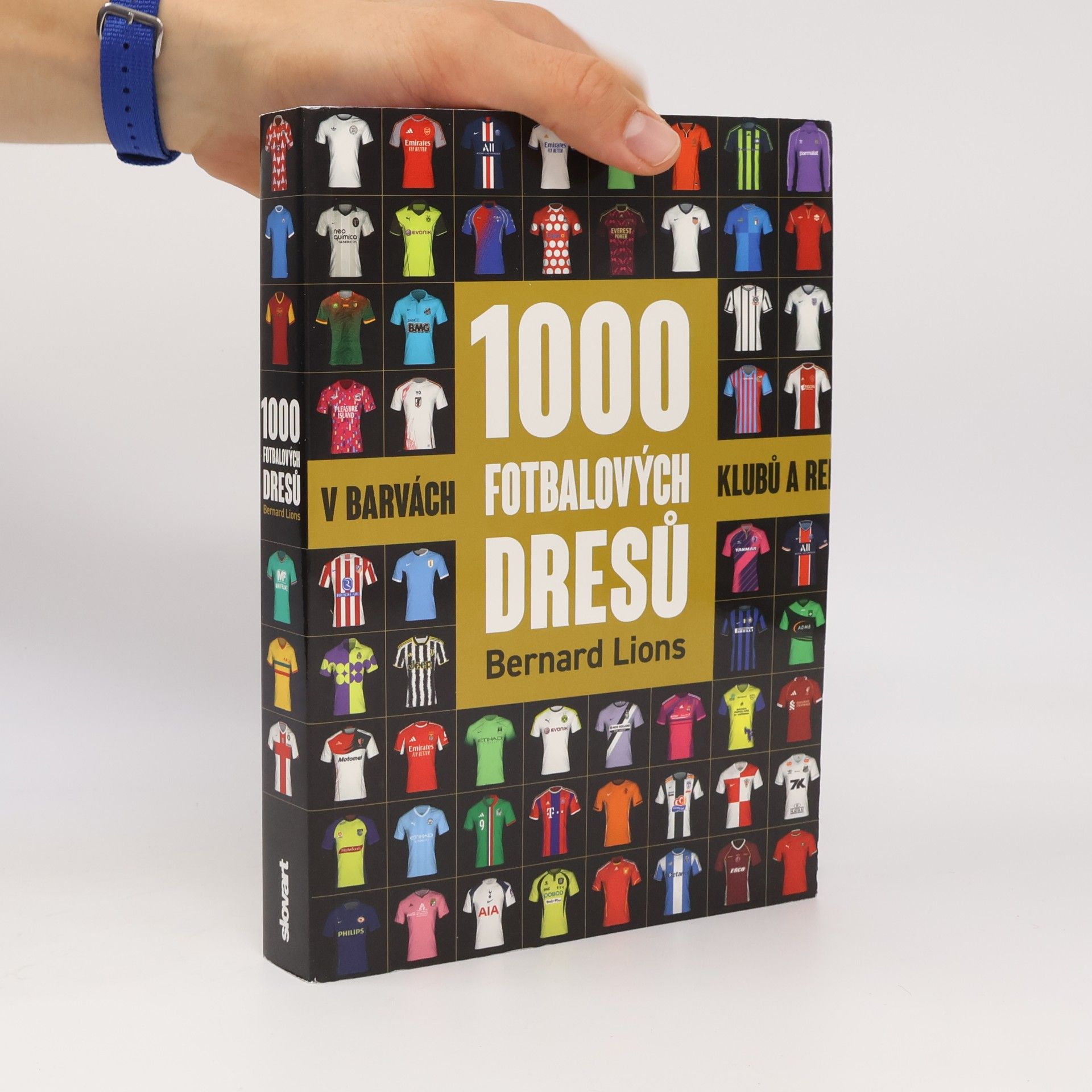 Bernard Lions 1000 fotbalových dresů