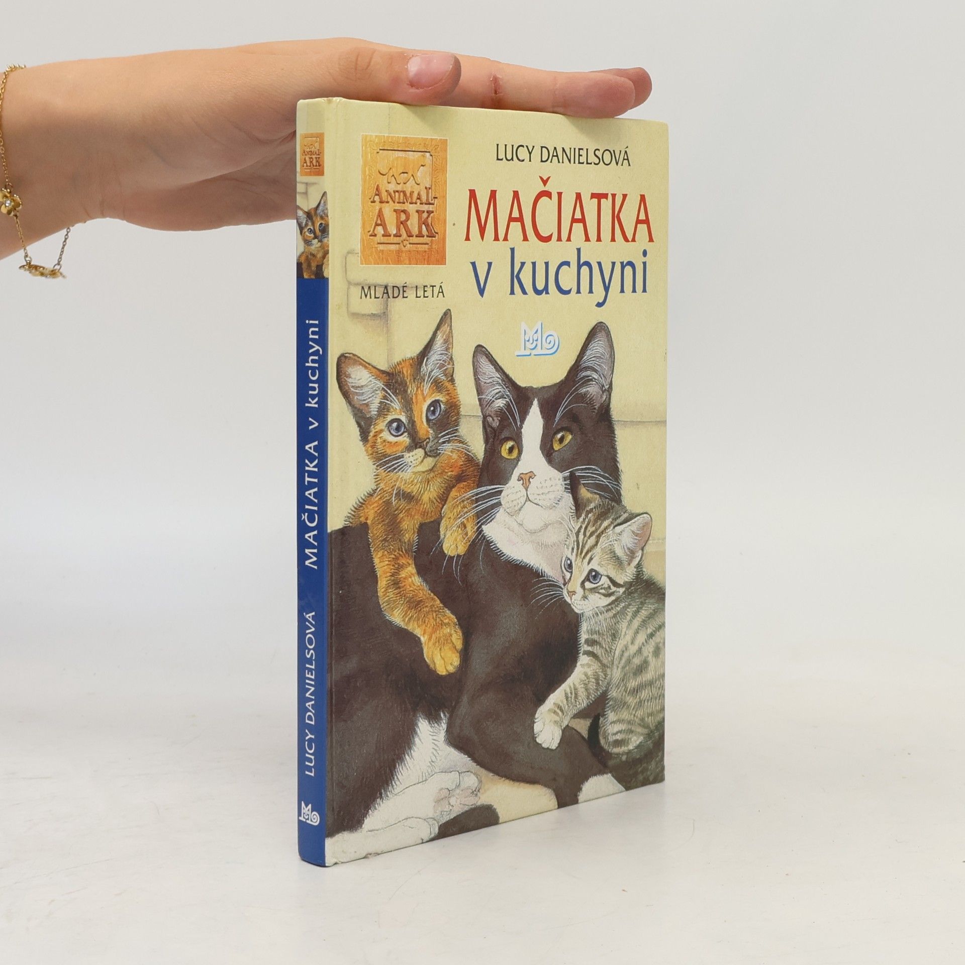 Lucy Daniels Mačiatka v kuchyni